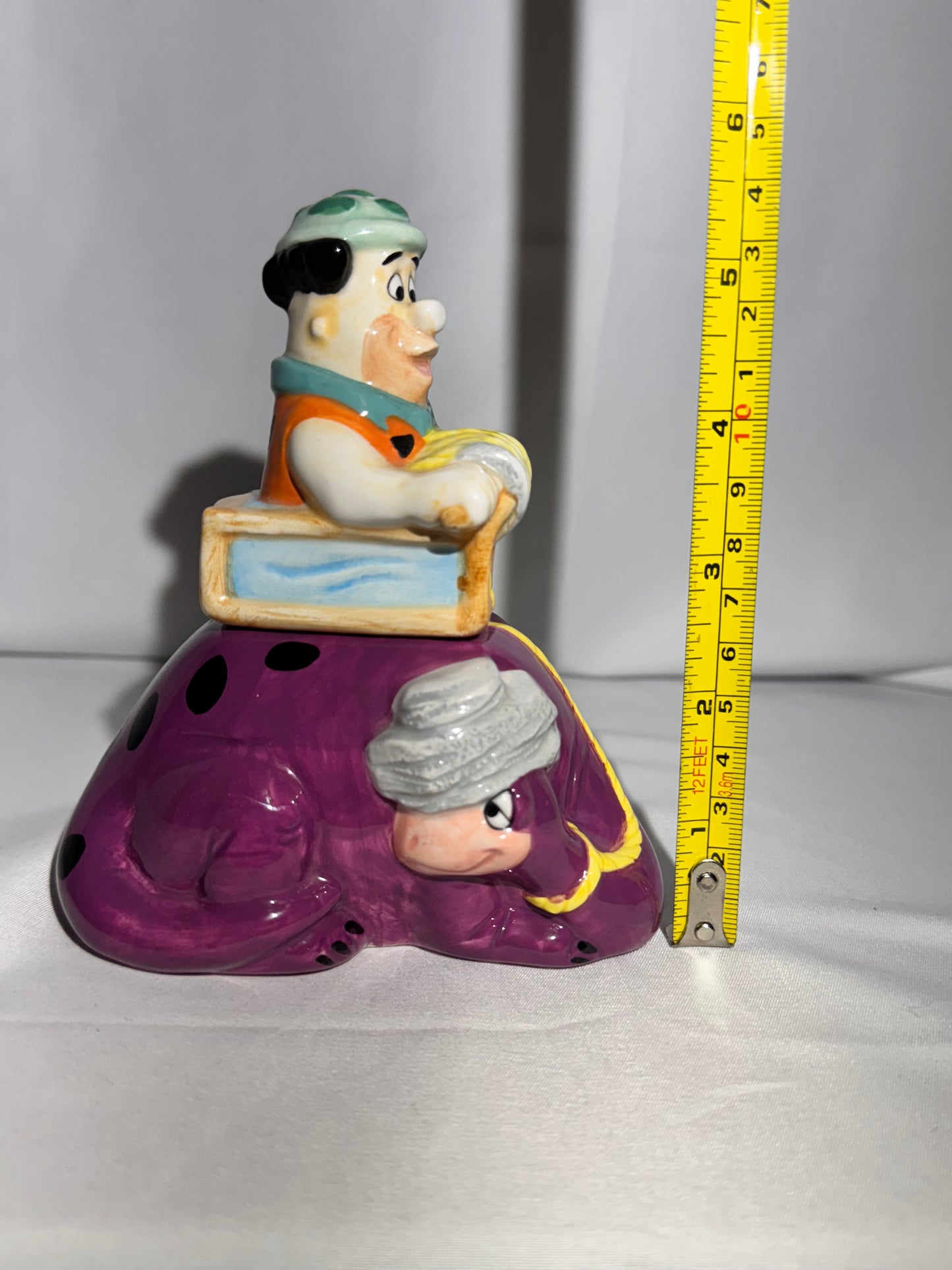 Fred Flintstone and Dino - Salt and pepper shaker- Hanna Barbera- Cartoon