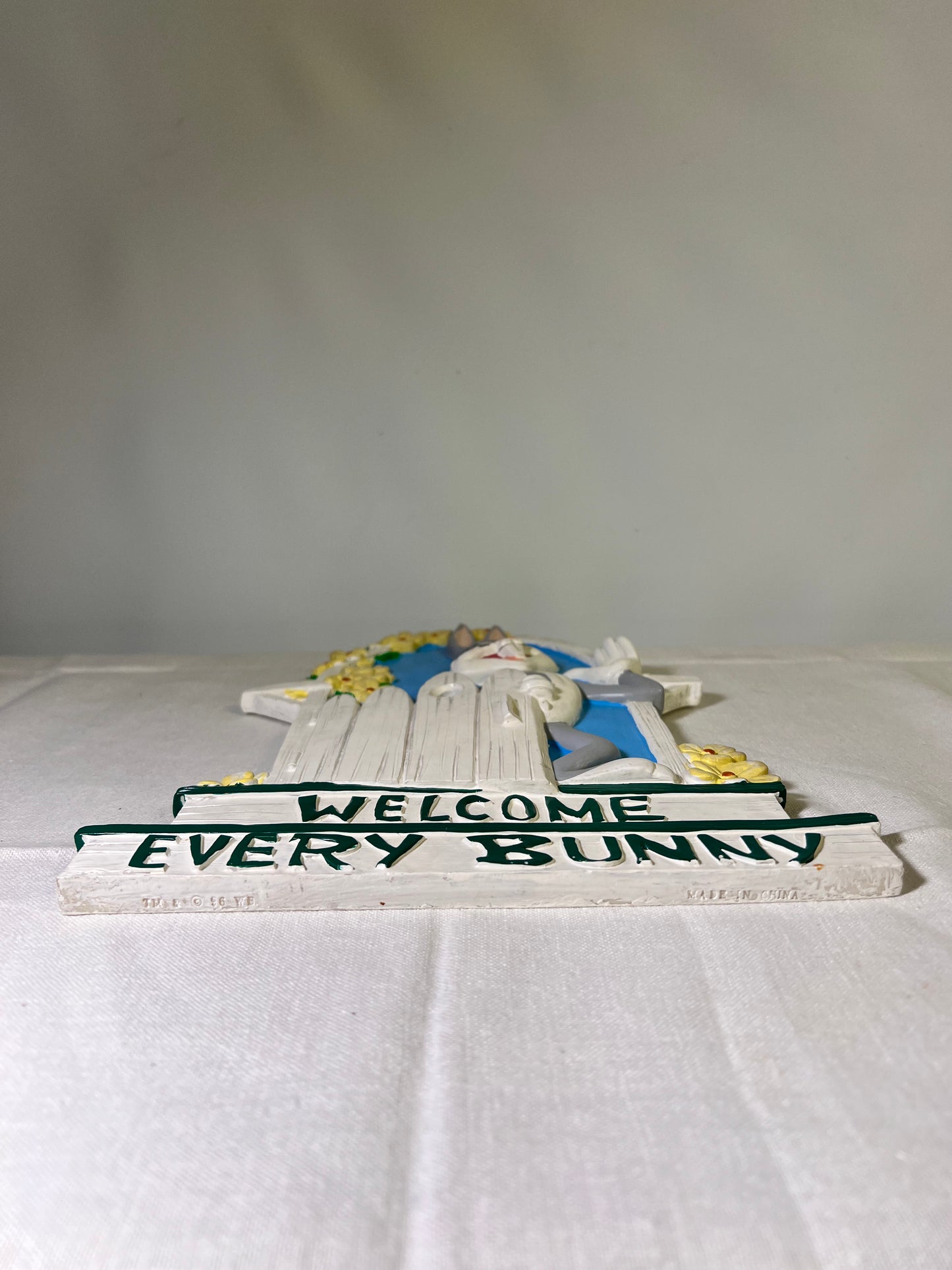 Looney Tunes- Spring Garden Welcome Sign-Bugs Bunny- Warner Brothers