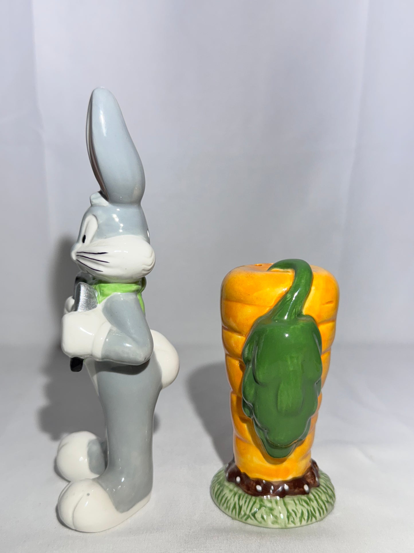Warner Brothers 1998 Bugs Bunny & Carrot Salt & Pepper Shakers – Original Stoppers - Looney Tunes