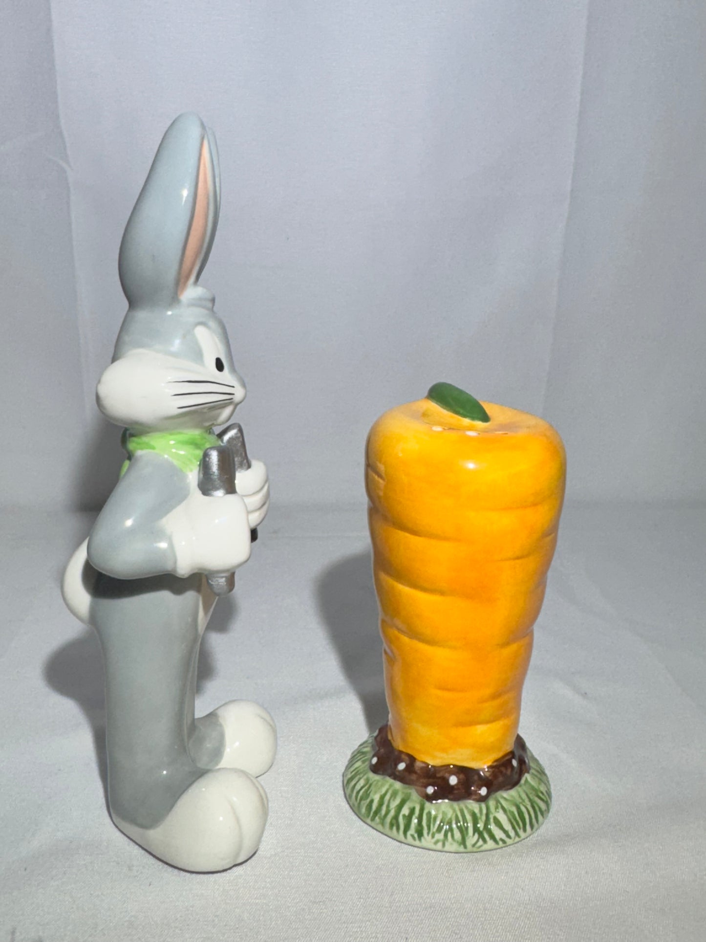 Warner Brothers 1998 Bugs Bunny & Carrot Salt & Pepper Shakers – Original Stoppers - Looney Tunes