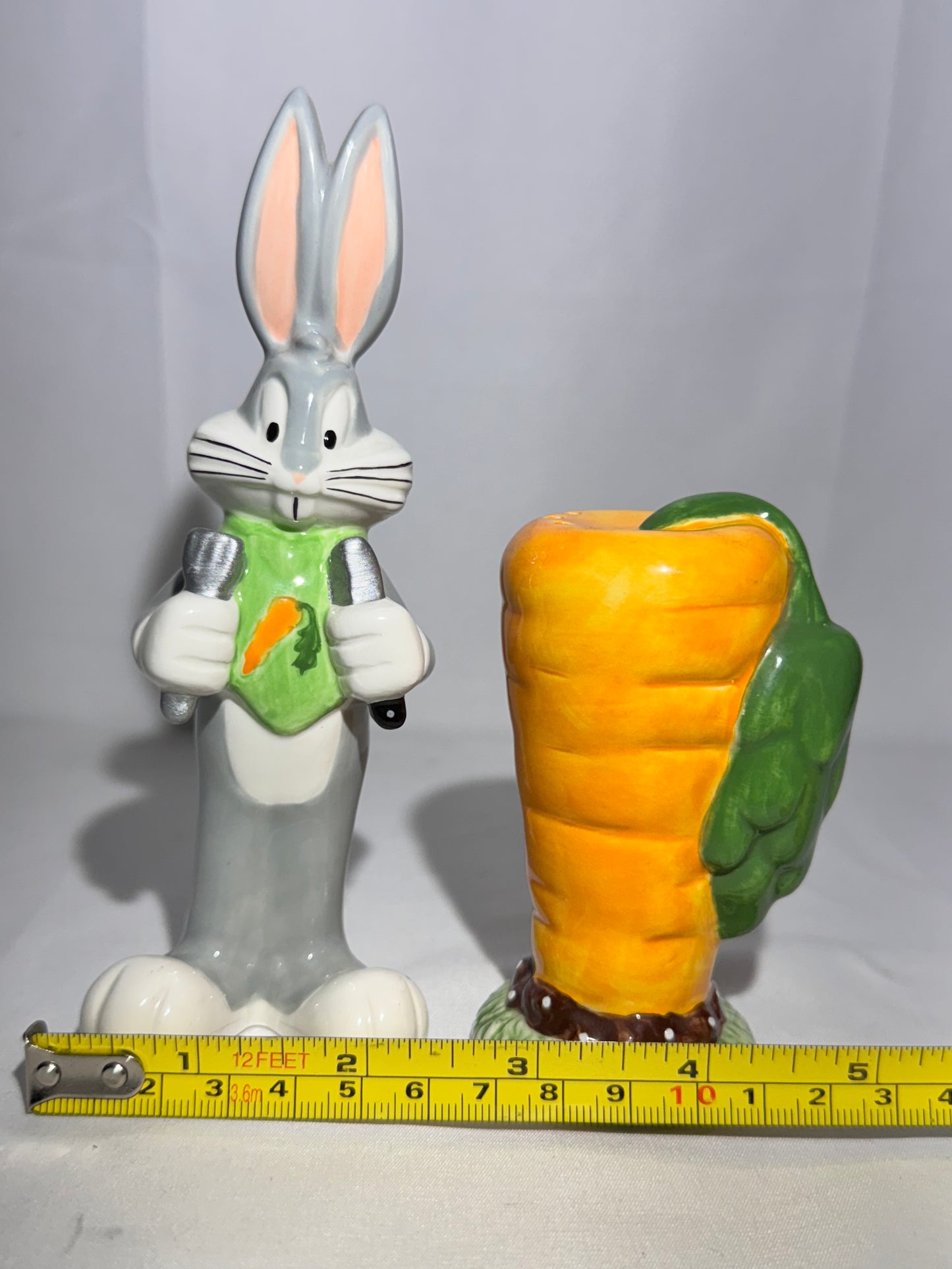 Warner Brothers 1998 Bugs Bunny & Carrot Salt & Pepper Shakers – Original Stoppers - Looney Tunes