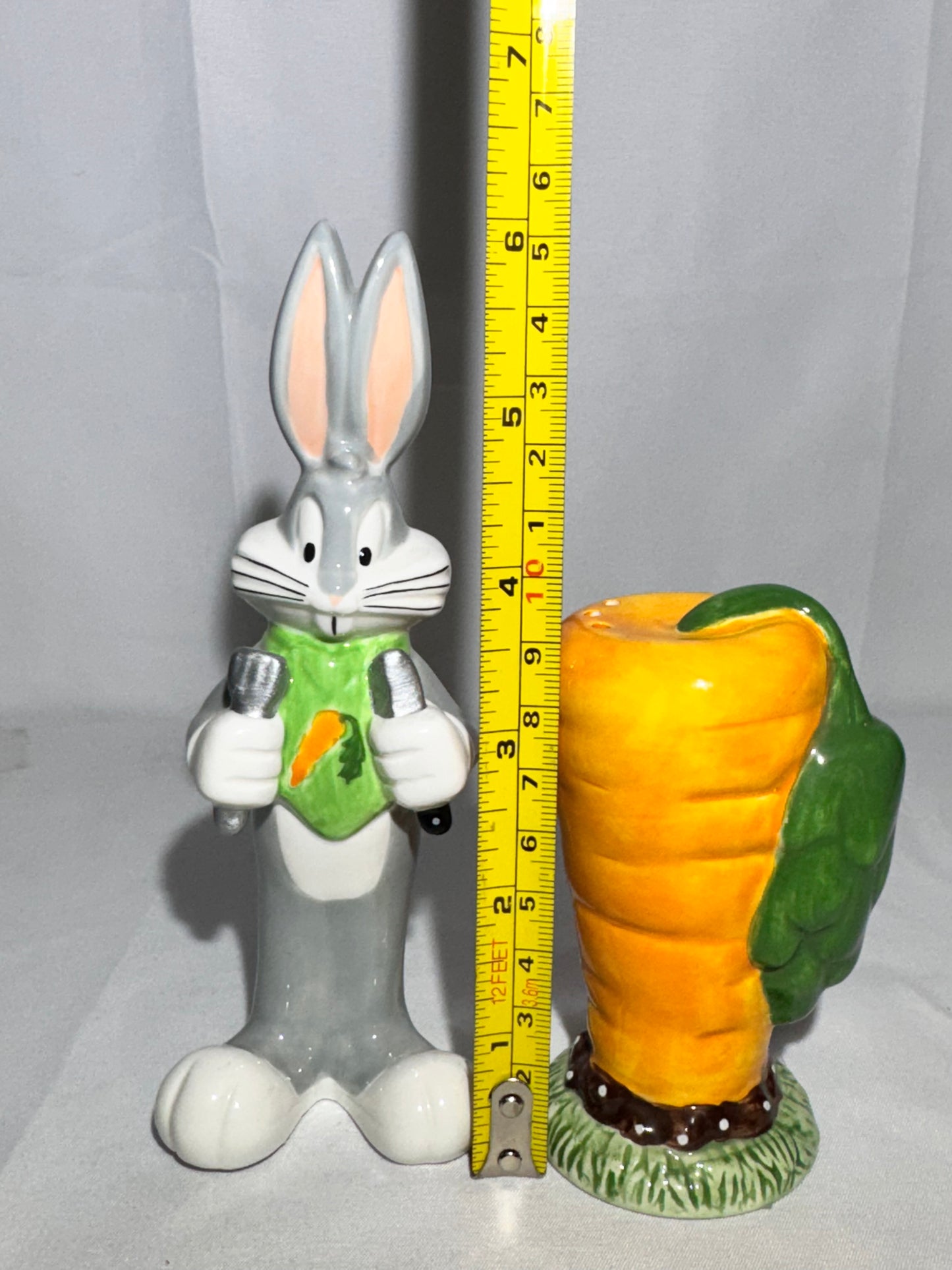 Warner Brothers 1998 Bugs Bunny & Carrot Salt & Pepper Shakers – Original Stoppers - Looney Tunes