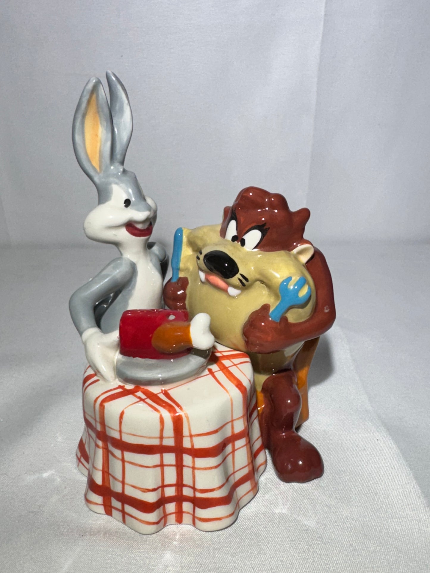 Looney Tunes Bugs Bunny & Taz Salt and Pepper Shakers – Magnetic – Warner Brothers