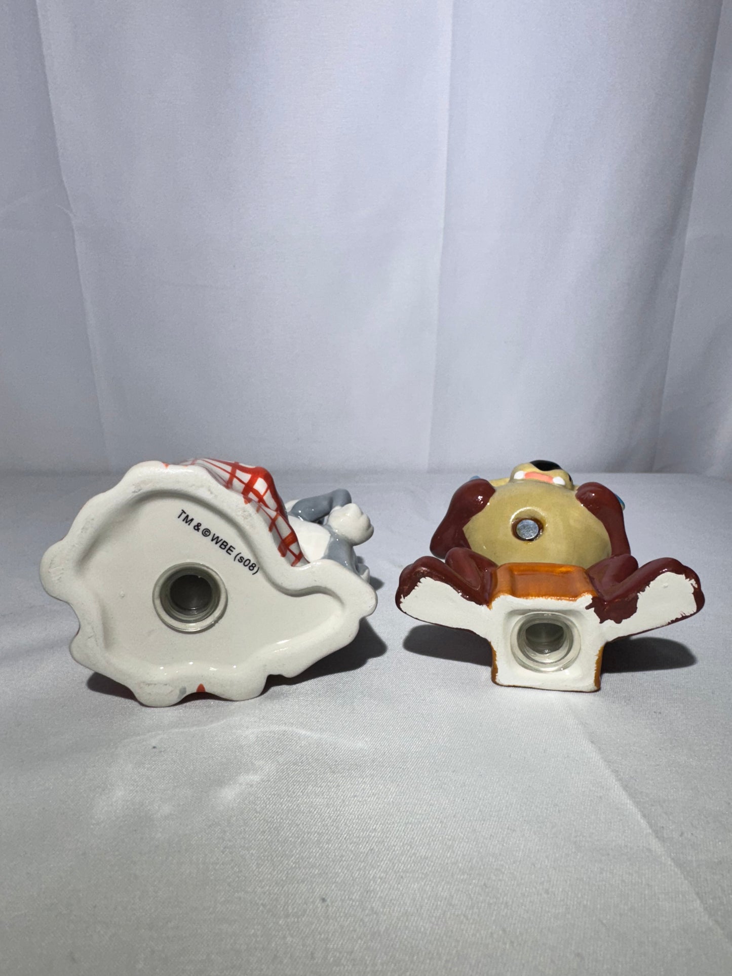 Looney Tunes Bugs Bunny & Taz Salt and Pepper Shakers – Magnetic – Warner Brothers