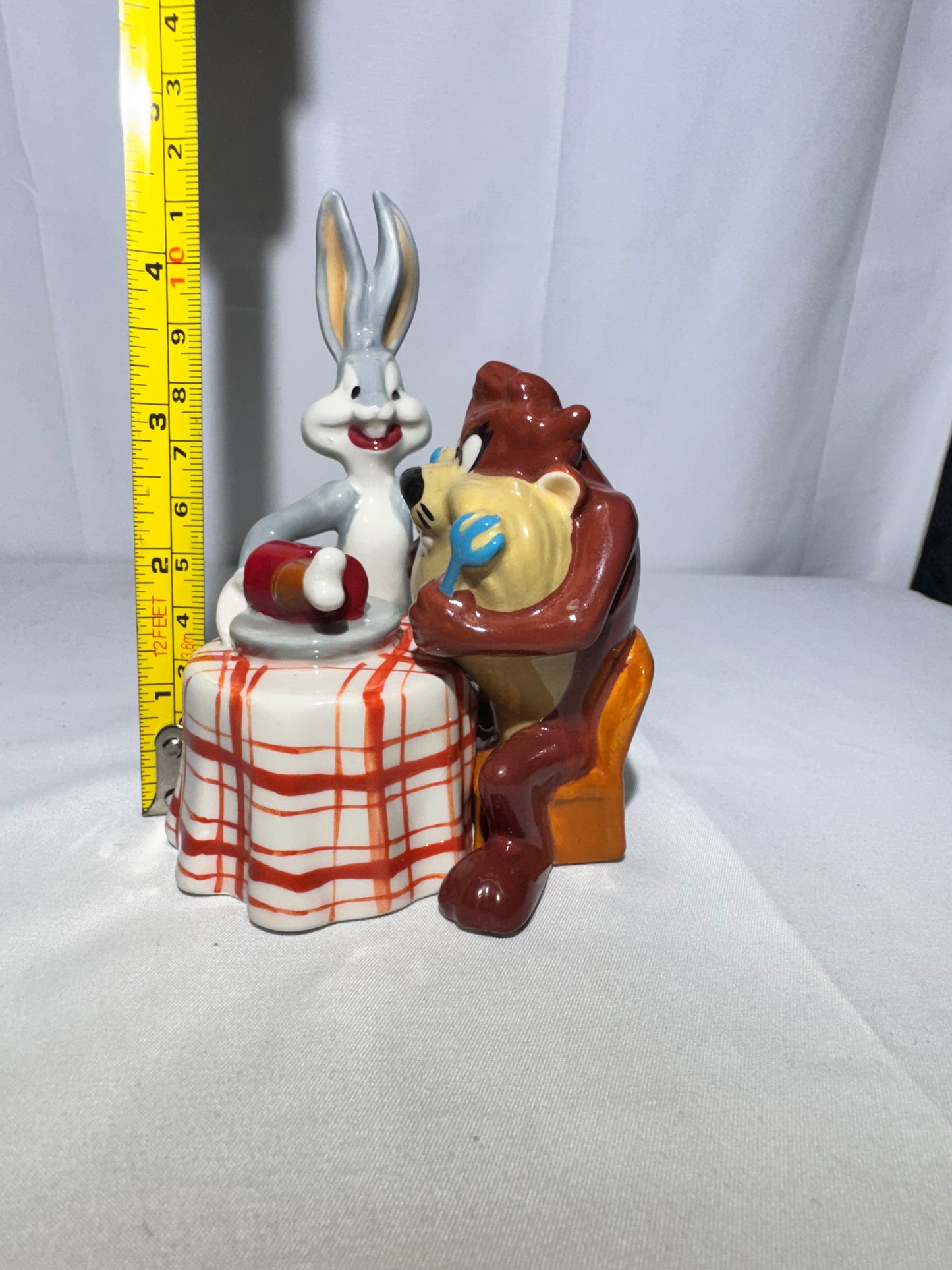 Looney Tunes Bugs Bunny & Taz Salt and Pepper Shakers – Magnetic – Warner Brothers