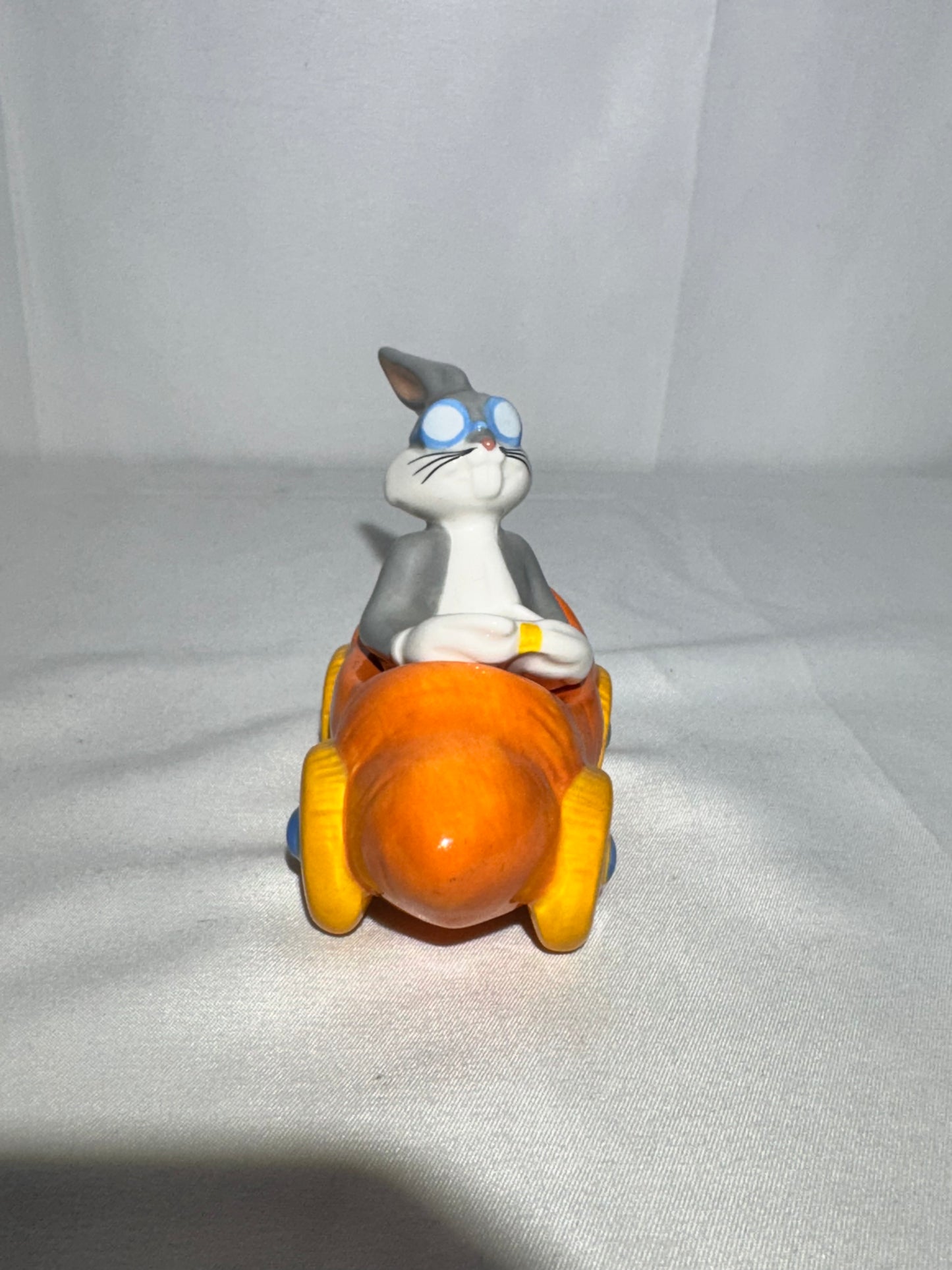 Bugs Bunny & Carrot Car Salt & Pepper Shakers – Warner Brothers- Looney Tunes