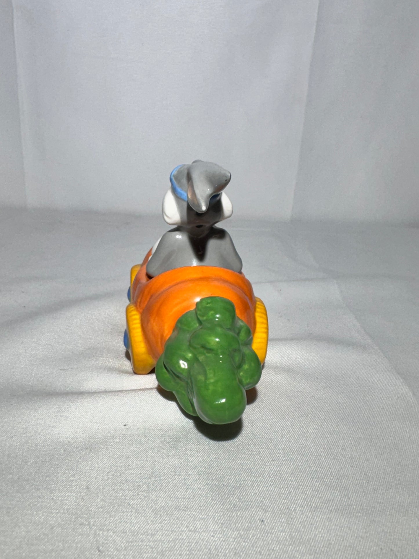 Bugs Bunny & Carrot Car Salt & Pepper Shakers – Warner Brothers- Looney Tunes