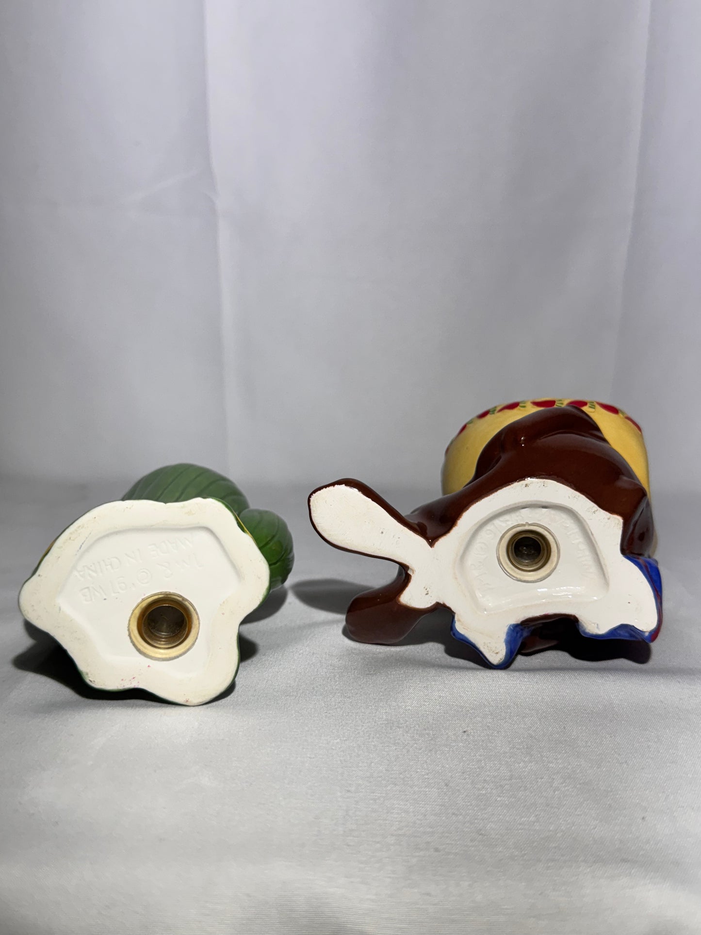 Taz Salt & Pepper Shaker – 1997 Warner Brothers- Looney Tunes