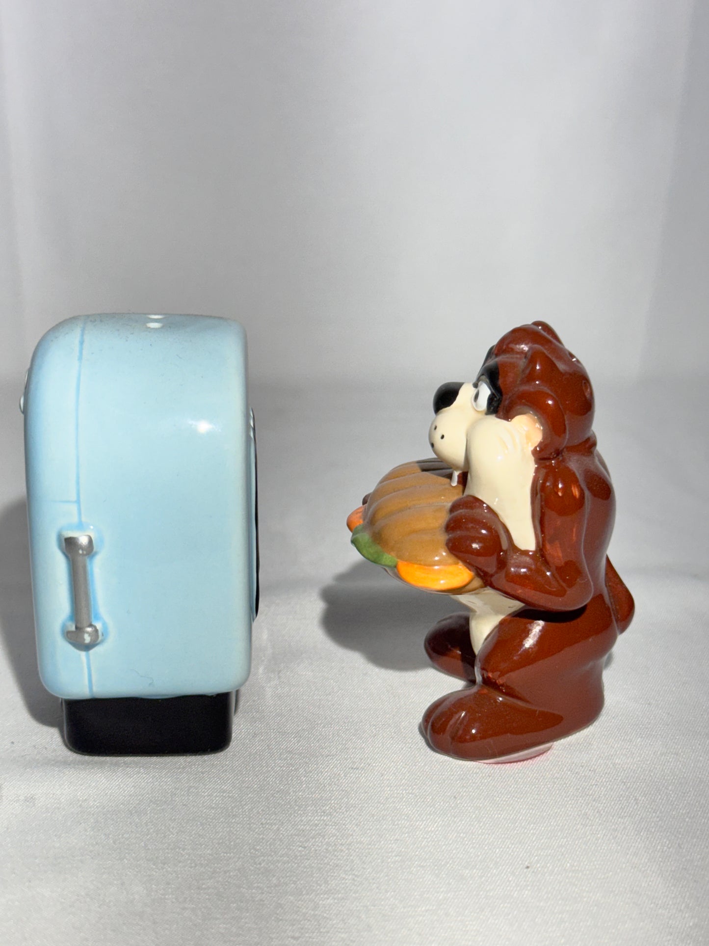 Taz & Retro Blue Refrigerator - Salt & Pepper Shakers – 1992 – Original Stoppers