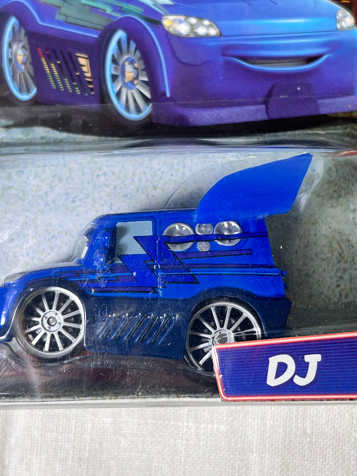 Disney- Pixar-Car- DJ-Supercharged-L5260 L0545