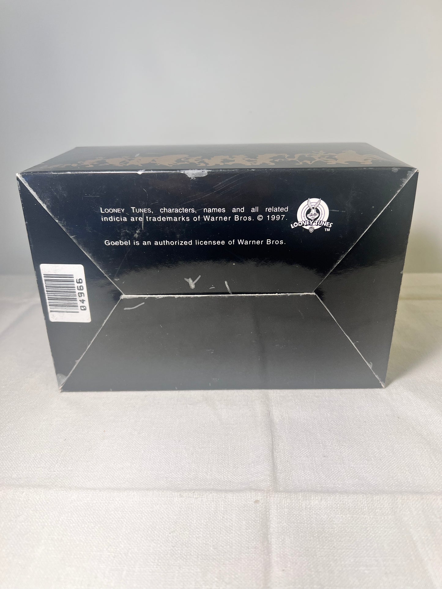 Looney Tunes- Goebel-Spotlight Collection-Barbershop-Limited Edition of 10,098- Bugs Bunny-Hare Do- Elmer Fud- Bad Hare Day-Handcrafted in Malaysia