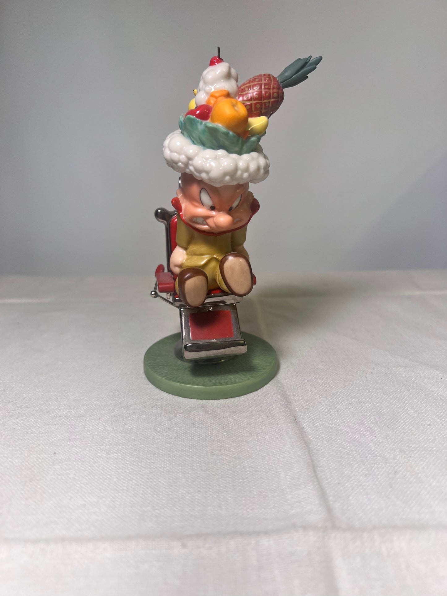 Looney Tunes- Goebel-Spotlight Collection-Barbershop-Limited Edition of 10,098- Bugs Bunny-Hare Do- Elmer Fud- Bad Hare Day-Handcrafted in Malaysia