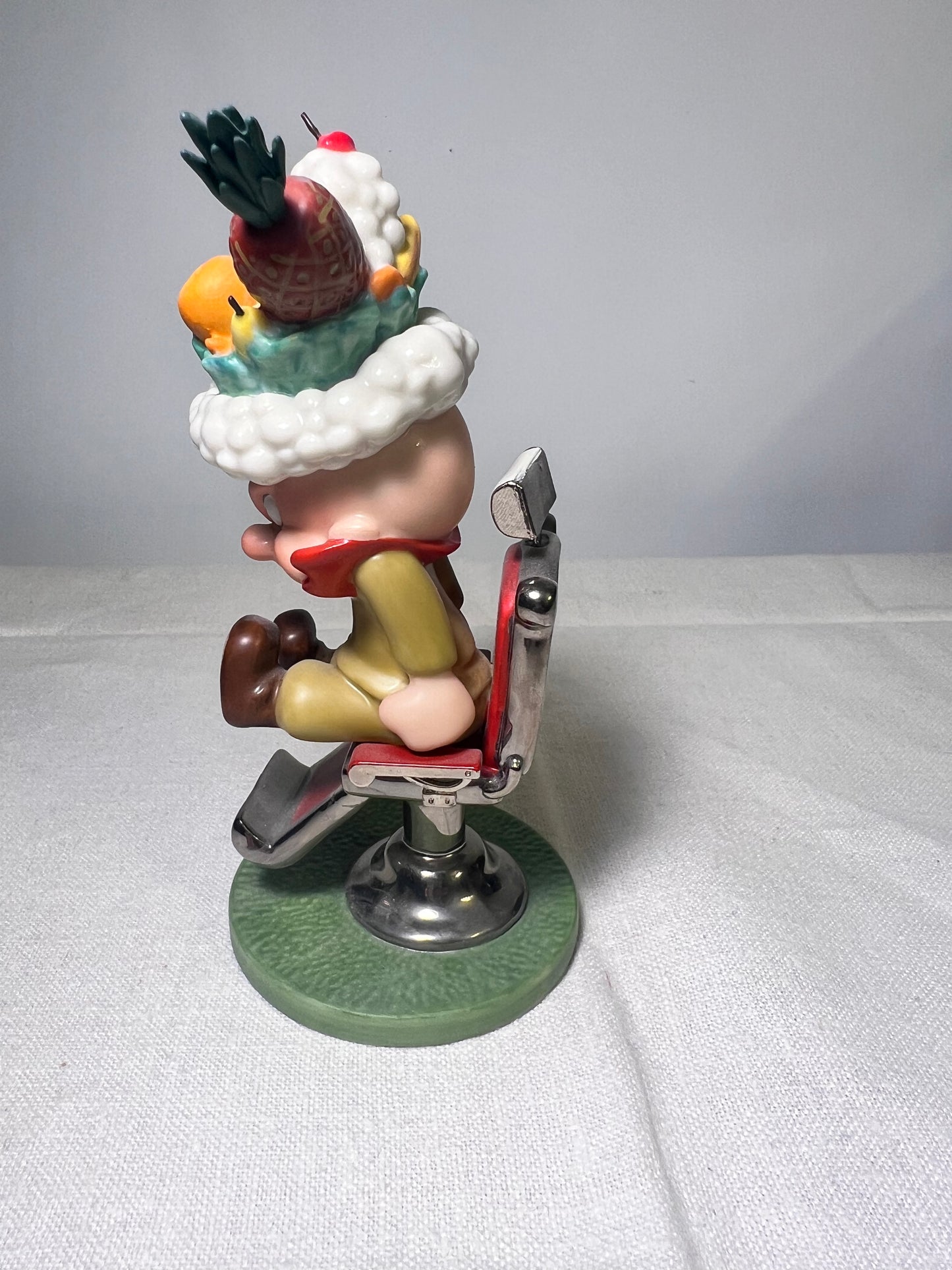Looney Tunes- Goebel-Spotlight Collection-Barbershop-Limited Edition of 10,098- Bugs Bunny-Hare Do- Elmer Fud- Bad Hare Day-Handcrafted in Malaysia