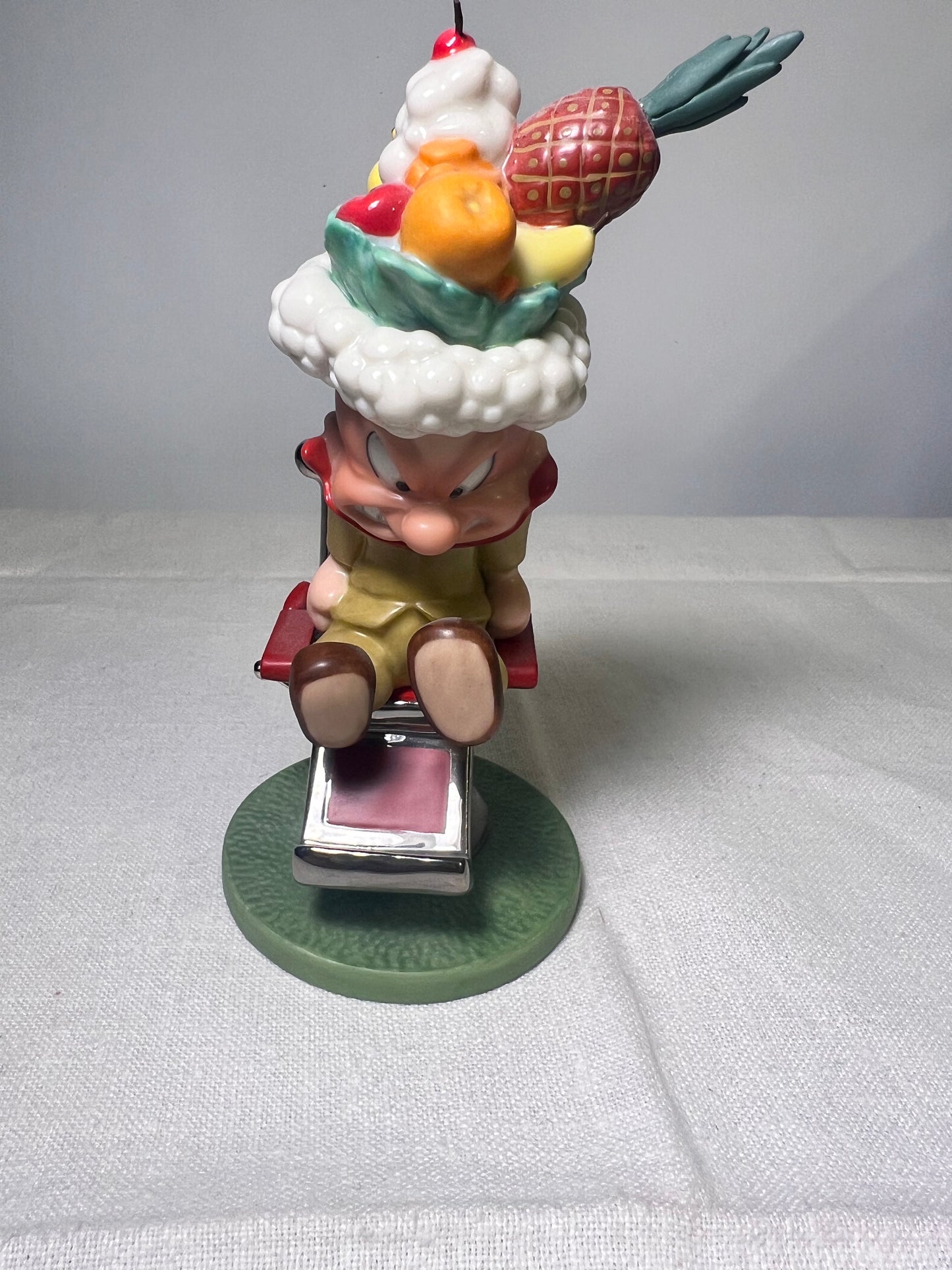 Looney Tunes- Goebel-Spotlight Collection-Barbershop-Limited Edition of 10,098- Bugs Bunny-Hare Do- Elmer Fud- Bad Hare Day-Handcrafted in Malaysia