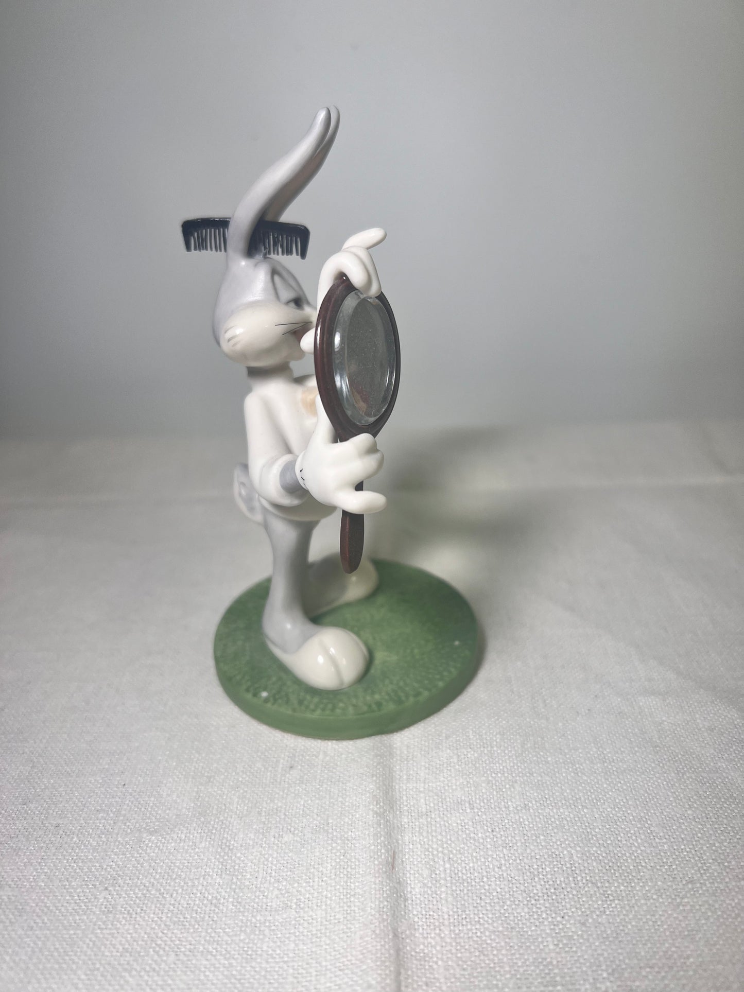 Looney Tunes- Goebel-Spotlight Collection-Barbershop-Limited Edition of 10,098- Bugs Bunny-Hare Do- Elmer Fud- Bad Hare Day-Handcrafted in Malaysia