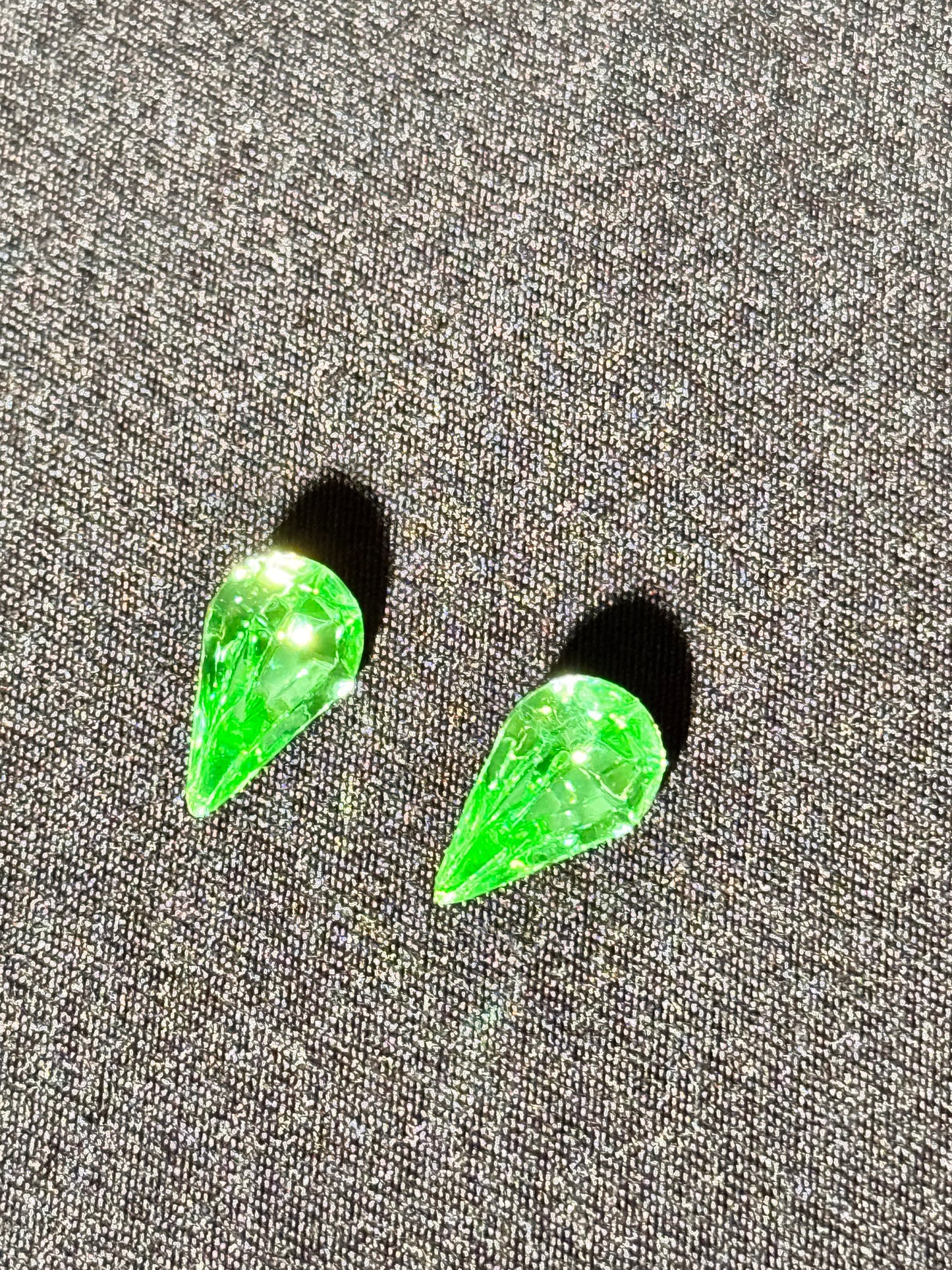 Uranium Gemstones -6 pieces- pear shaped- green
