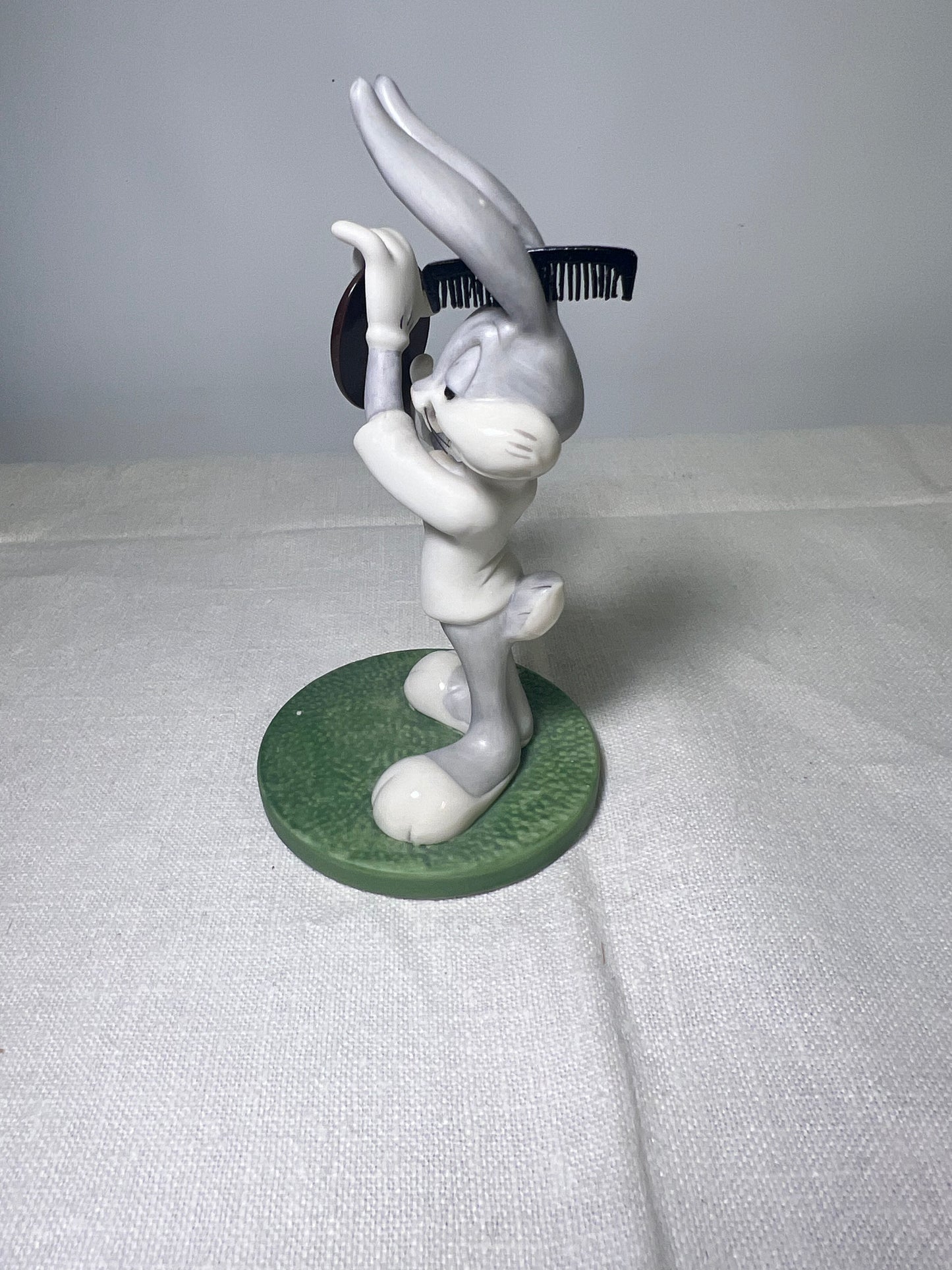 Looney Tunes- Goebel-Spotlight Collection-Barbershop-Limited Edition of 10,098- Bugs Bunny-Hare Do- Elmer Fud- Bad Hare Day-Handcrafted in Malaysia