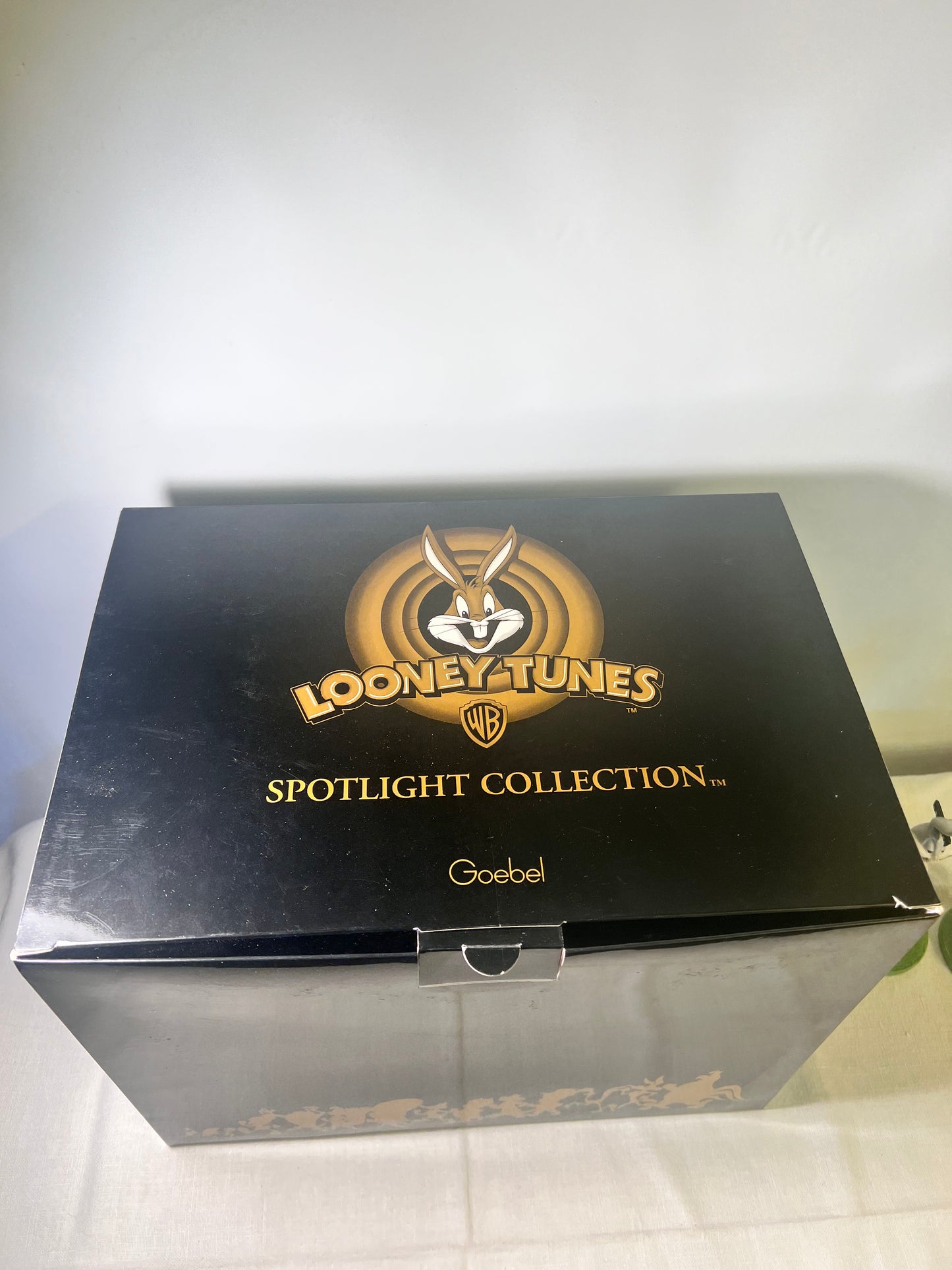 Looney Tunes- Goebel-Spotlight Collection-Barbershop-Limited Edition of 10,098- Bugs Bunny-Hare Do- Elmer Fud- Bad Hare Day-Handcrafted in Malaysia