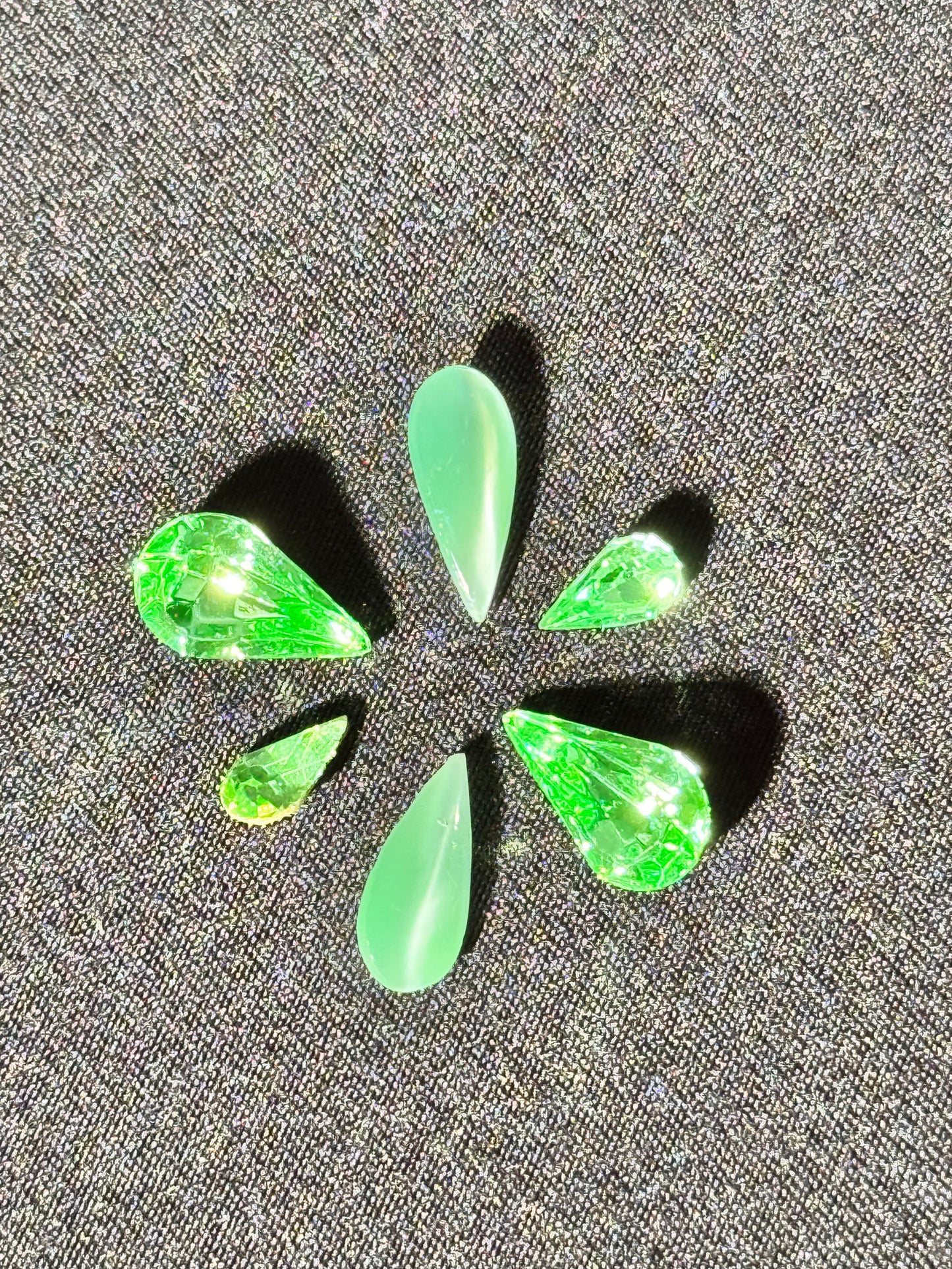 Uranium Gemstones -6 pieces- pear shaped- green