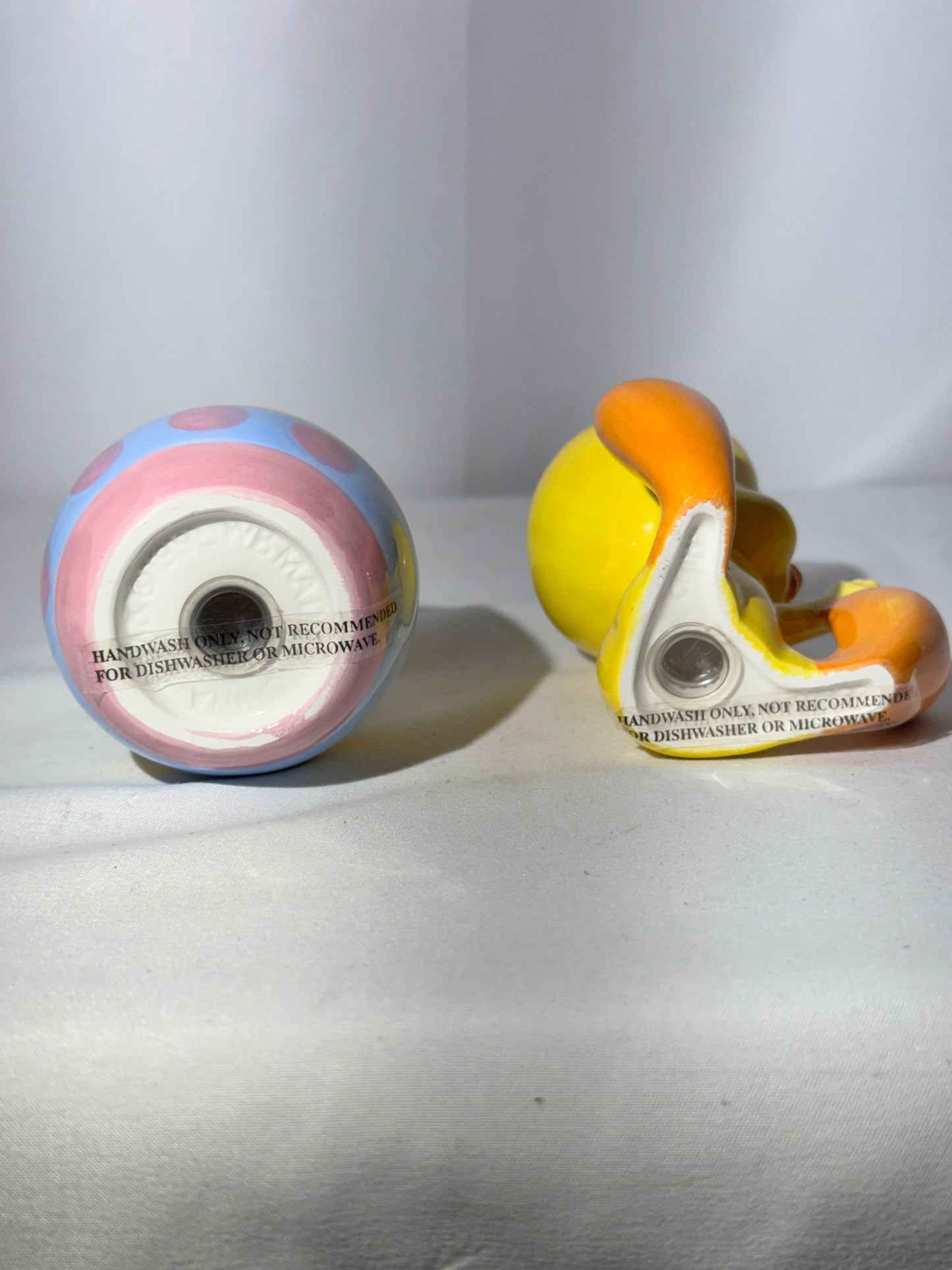 Tweety bird and Easter Egg - salt and pepper- Looney Tunes- Warner Brothers