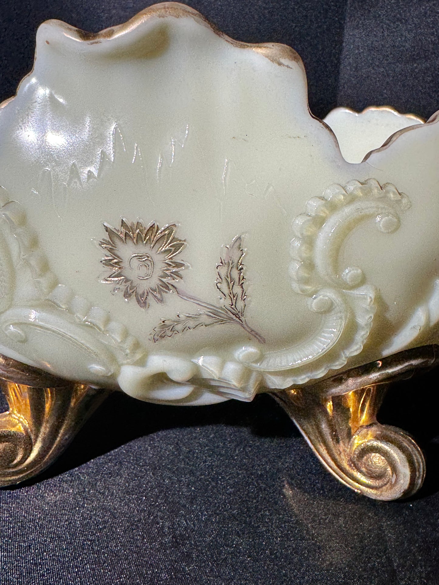 Antique Northwood Louis XV Custard Glass Master Berry Bowl – Uranium, 1898