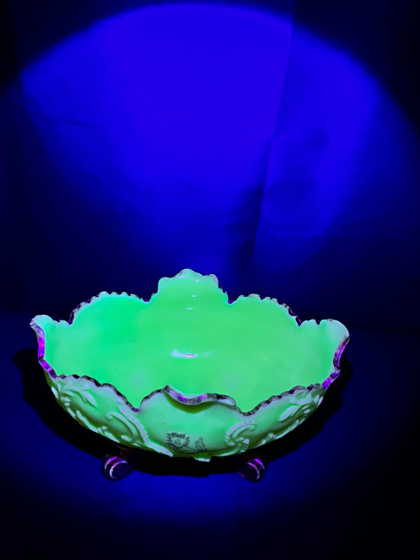 Antique Northwood Louis XV Custard Glass Master Berry Bowl – Uranium, 1898