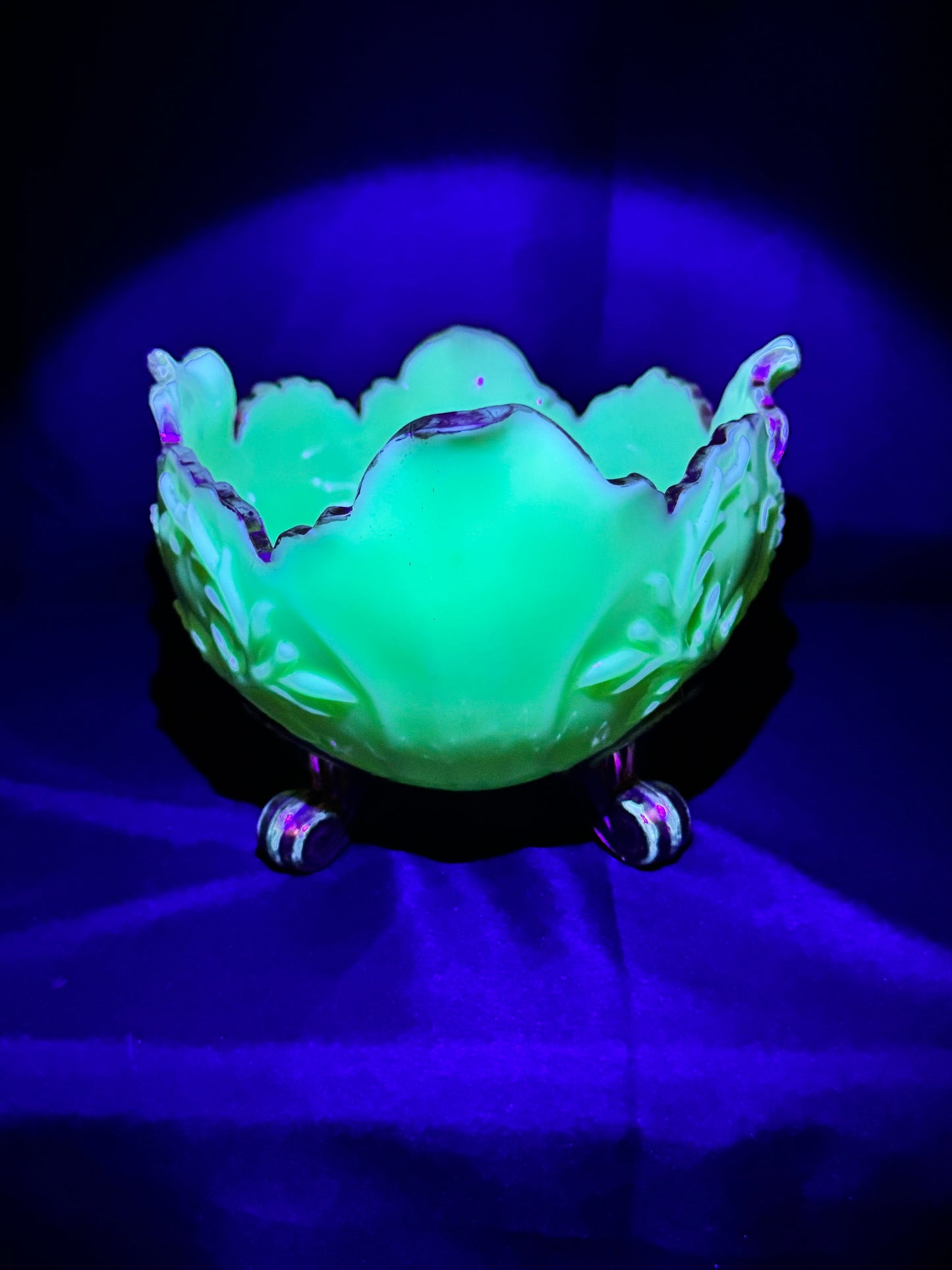 Antique Northwood Louis XV Custard Glass Master Berry Bowl – Uranium, 1898