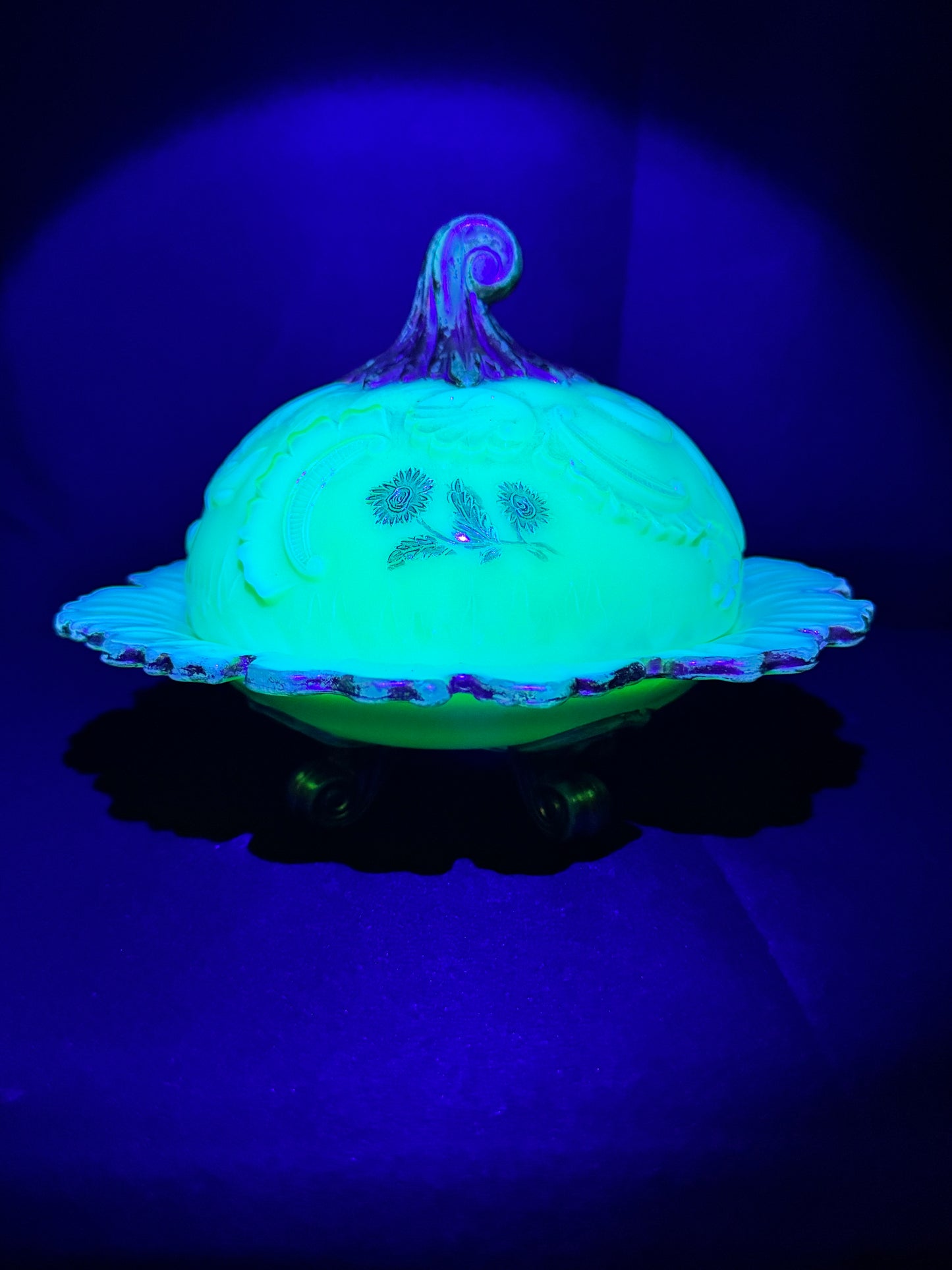 Antique Northwood Louis XV Custard Glass Covered Butter Dish – Uranium, 1898