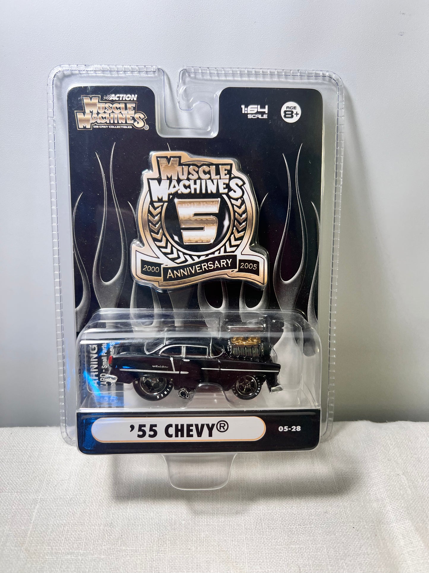 Muscle machines-‘55 Chevy -05-28 -5th Anniversary- item 71161 - Die cast 1:64 scale