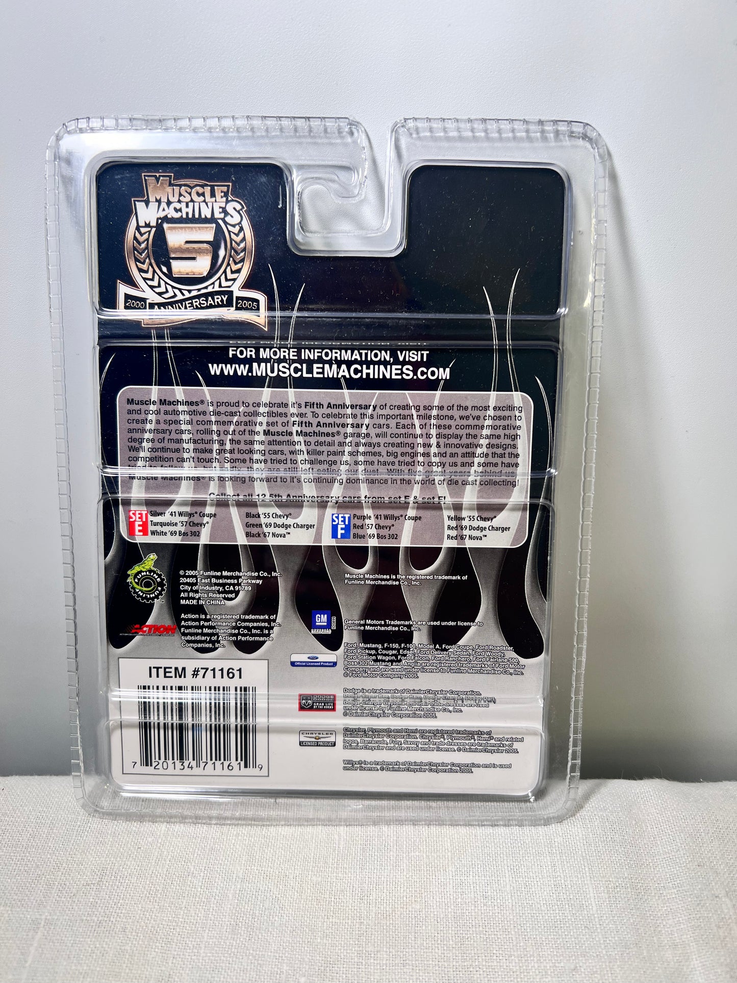 Muscle machines-‘55 Chevy -05-28 -5th Anniversary- item 71161 - Die cast 1:64 scale