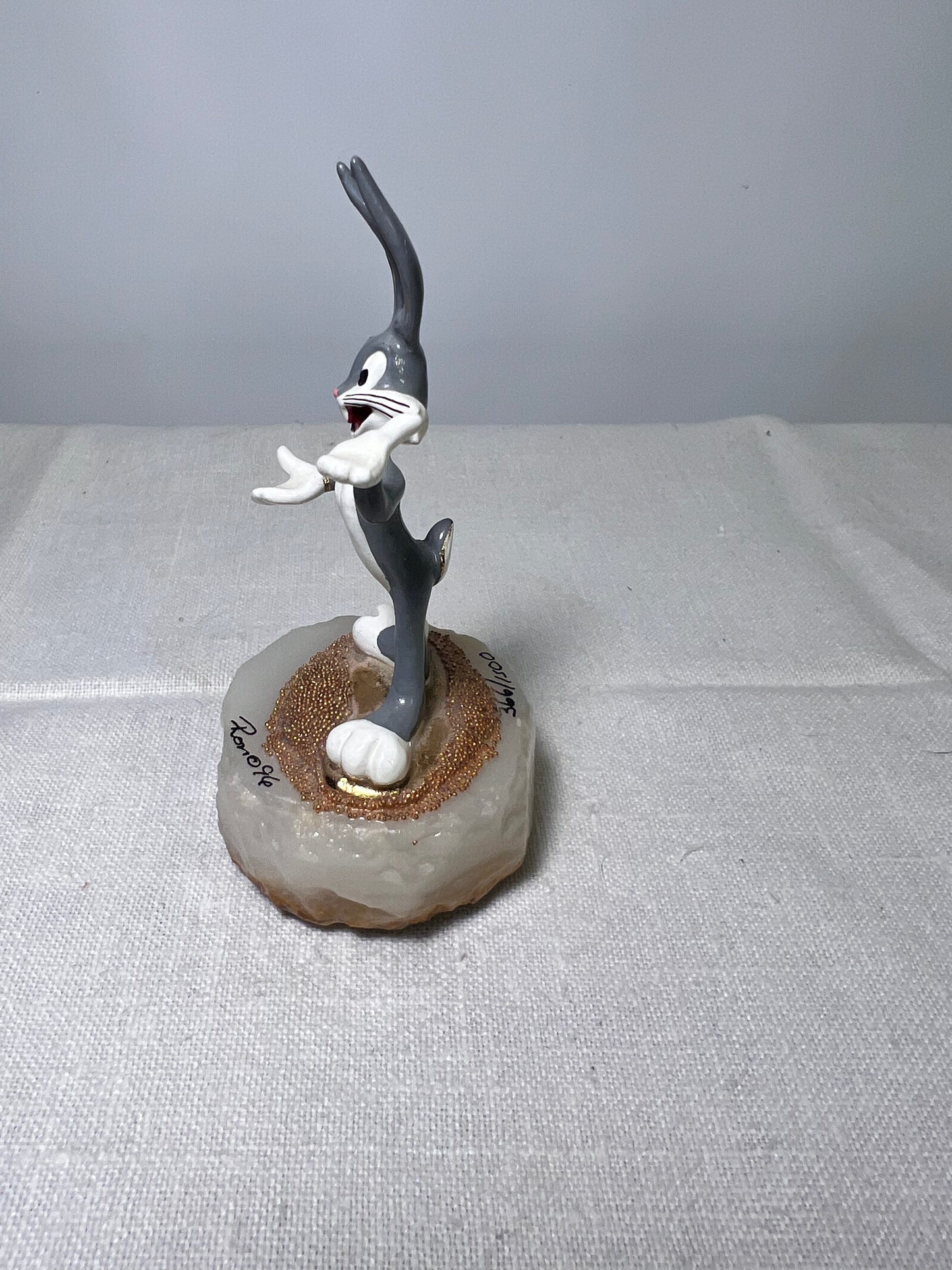 Ron Lee - Bugs Bunny-4” statue- Looney Tunes - signed and numbered 366/1500- Warner Brothers -1996