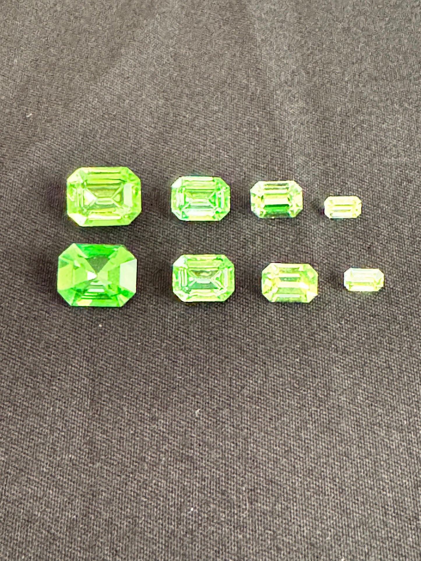 Uranium- Gemstones - 8 pieces- octagon shape -green - foiled back