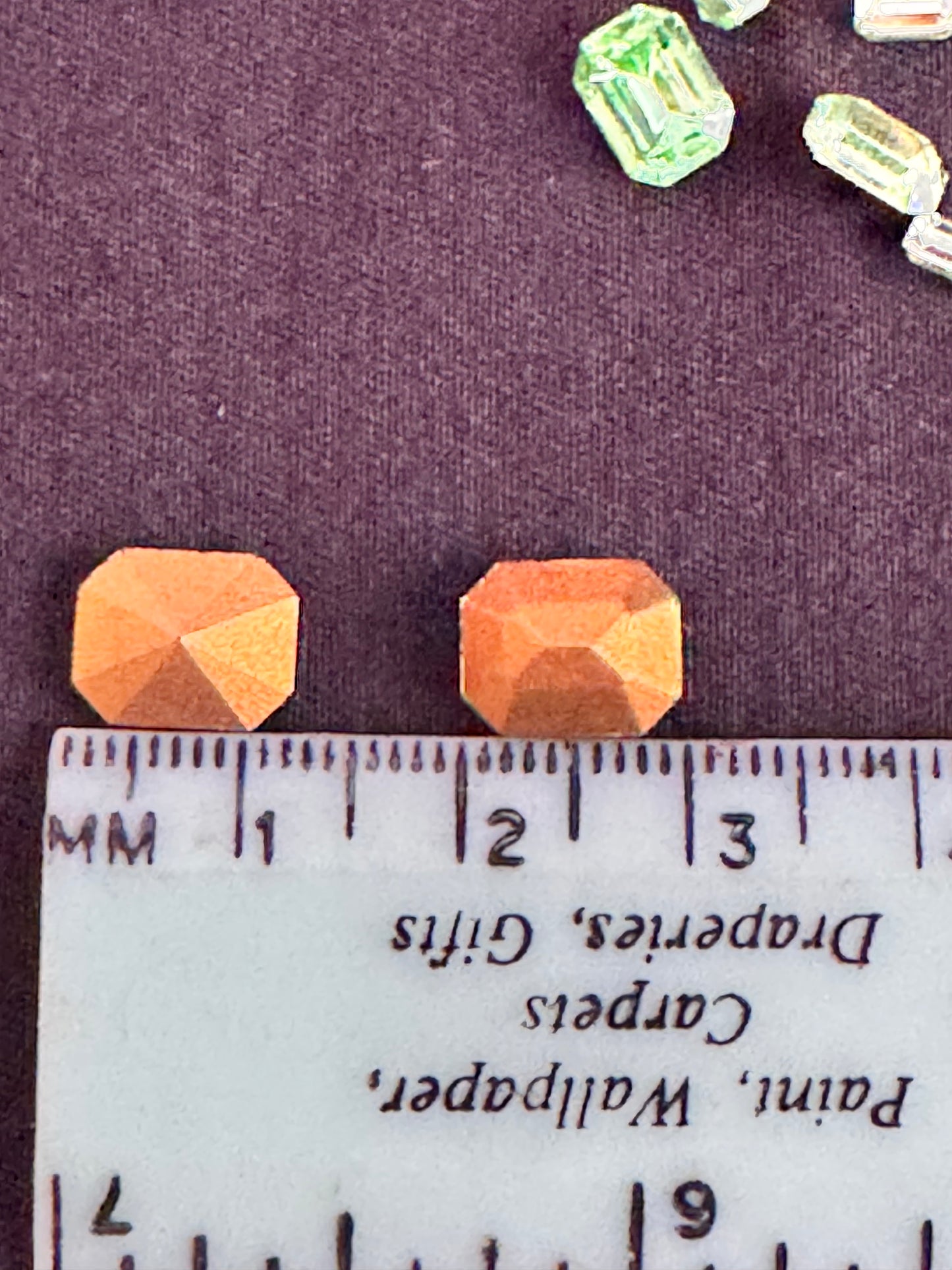 Uranium- Gemstones - 8 pieces- octagon shape -green - foiled back