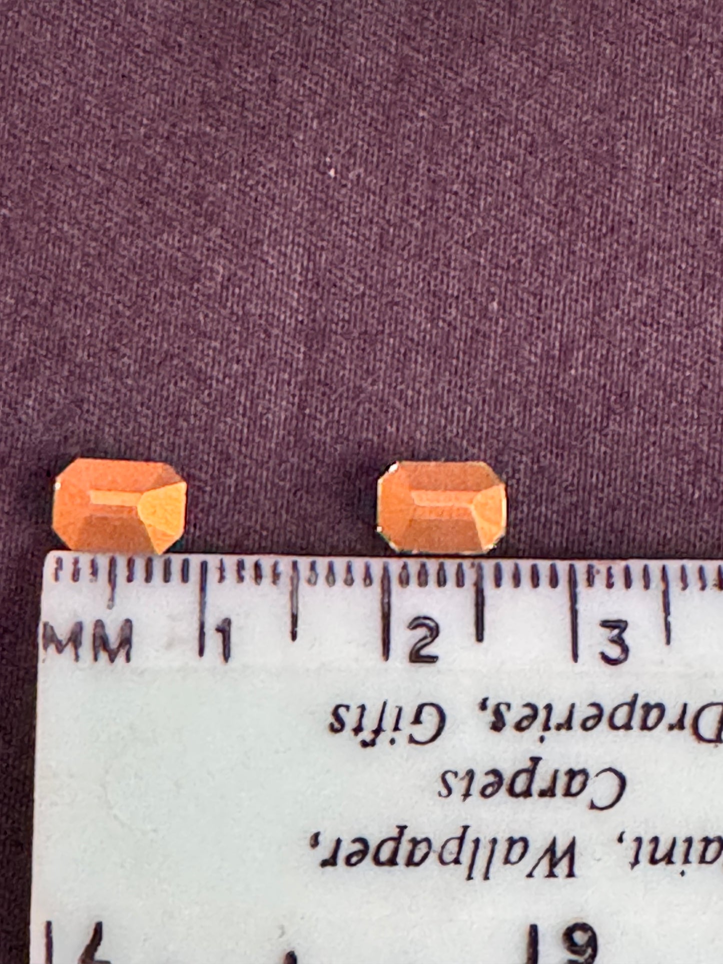 Uranium- Gemstones - 8 pieces- octagon shape -green - foiled back