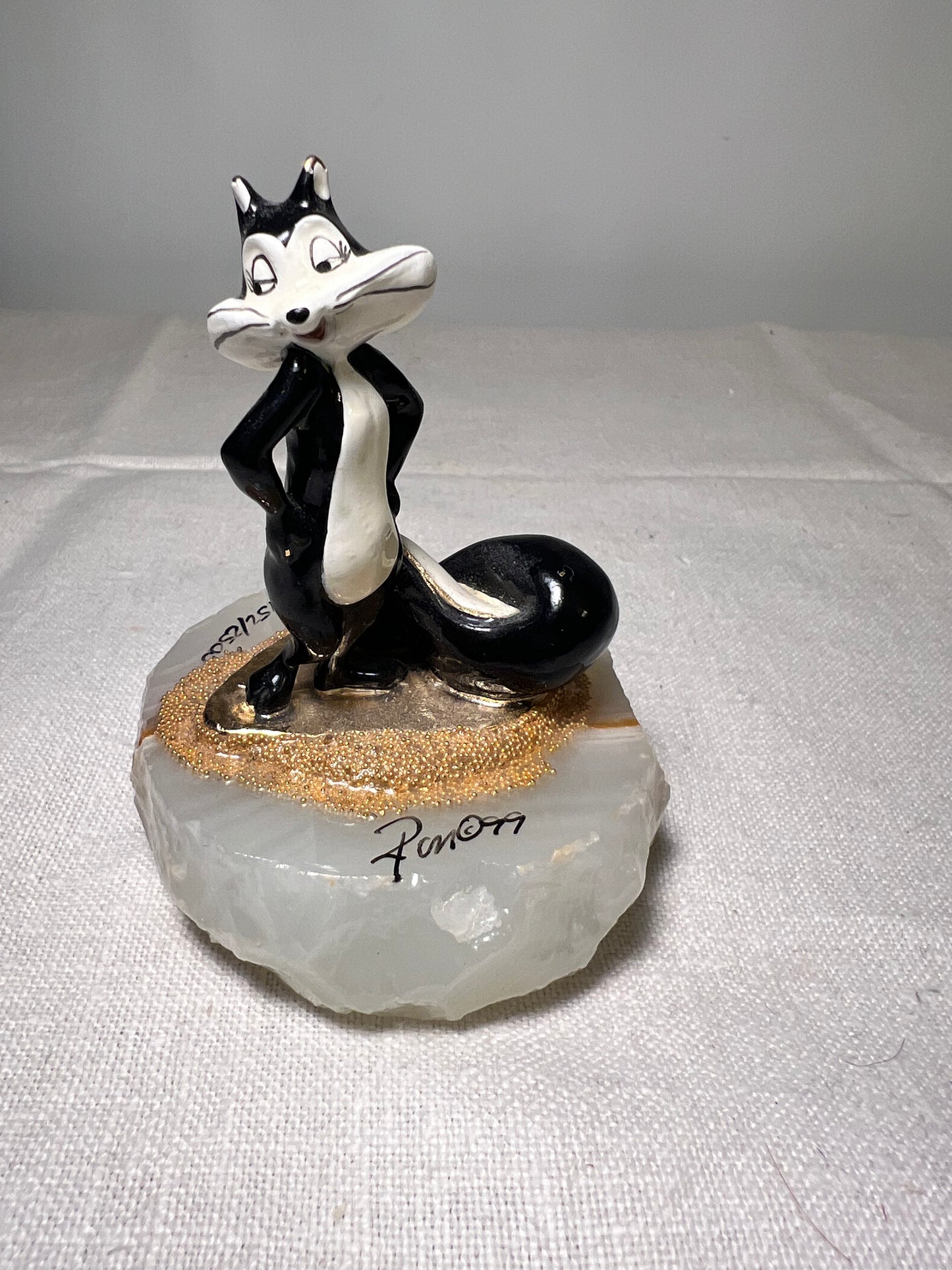 Ron Lee- Penelope- 4” statue- signed numbered 452\2500-1999-Looney Tunes-Warner Brothers-Stone base 