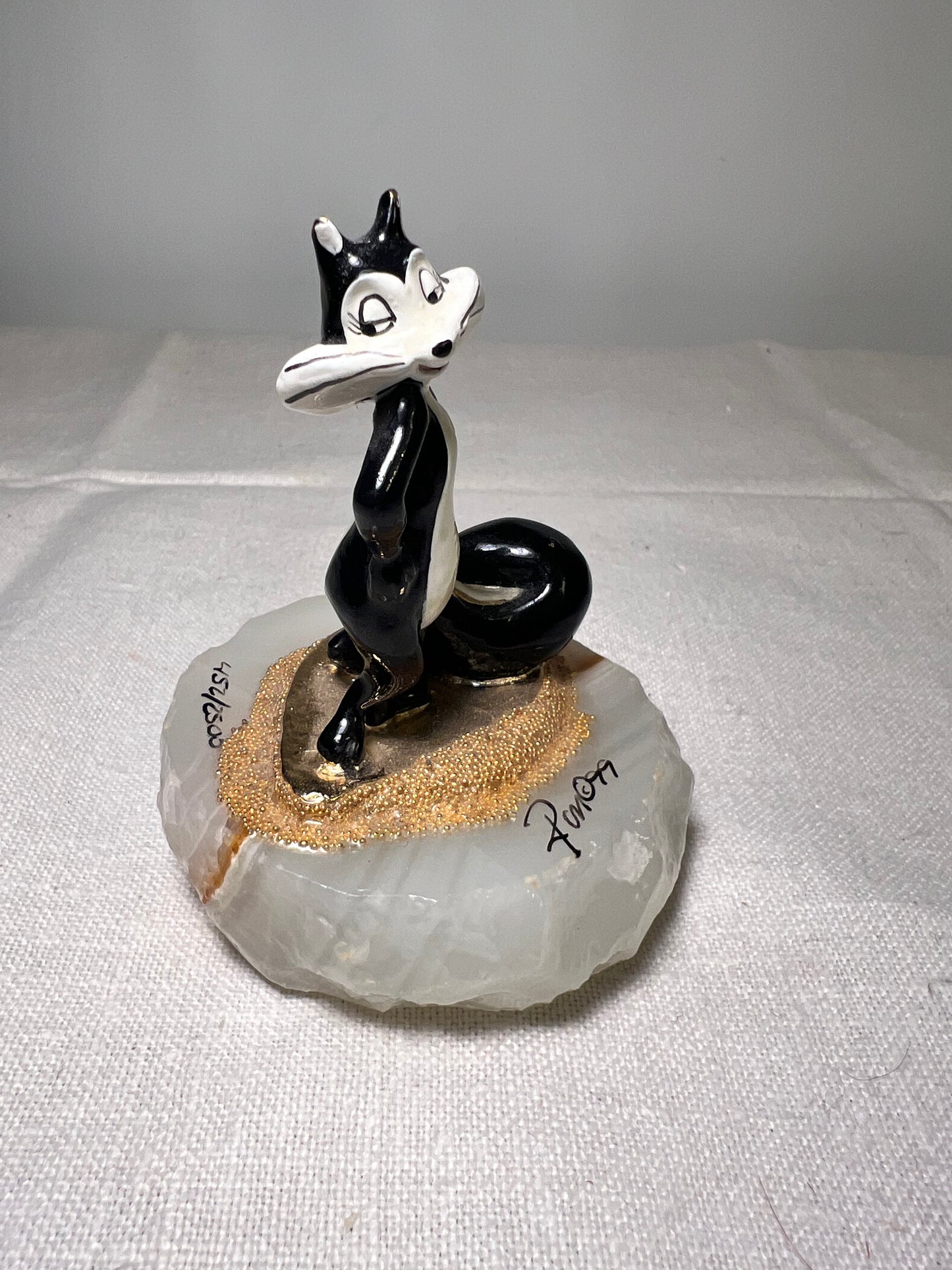 Ron Lee- Penelope- 4” statue- signed numbered 452\2500-1999-Looney Tunes-Warner Brothers-Stone base 