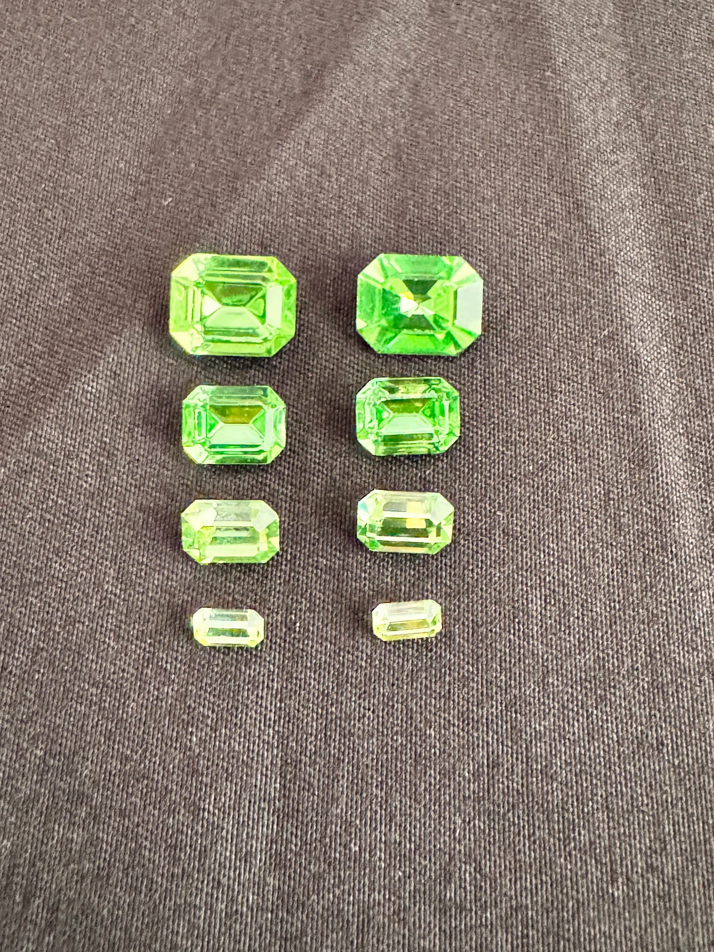 Uranium- Gemstones - 8 pieces- octagon shape -green - foiled back