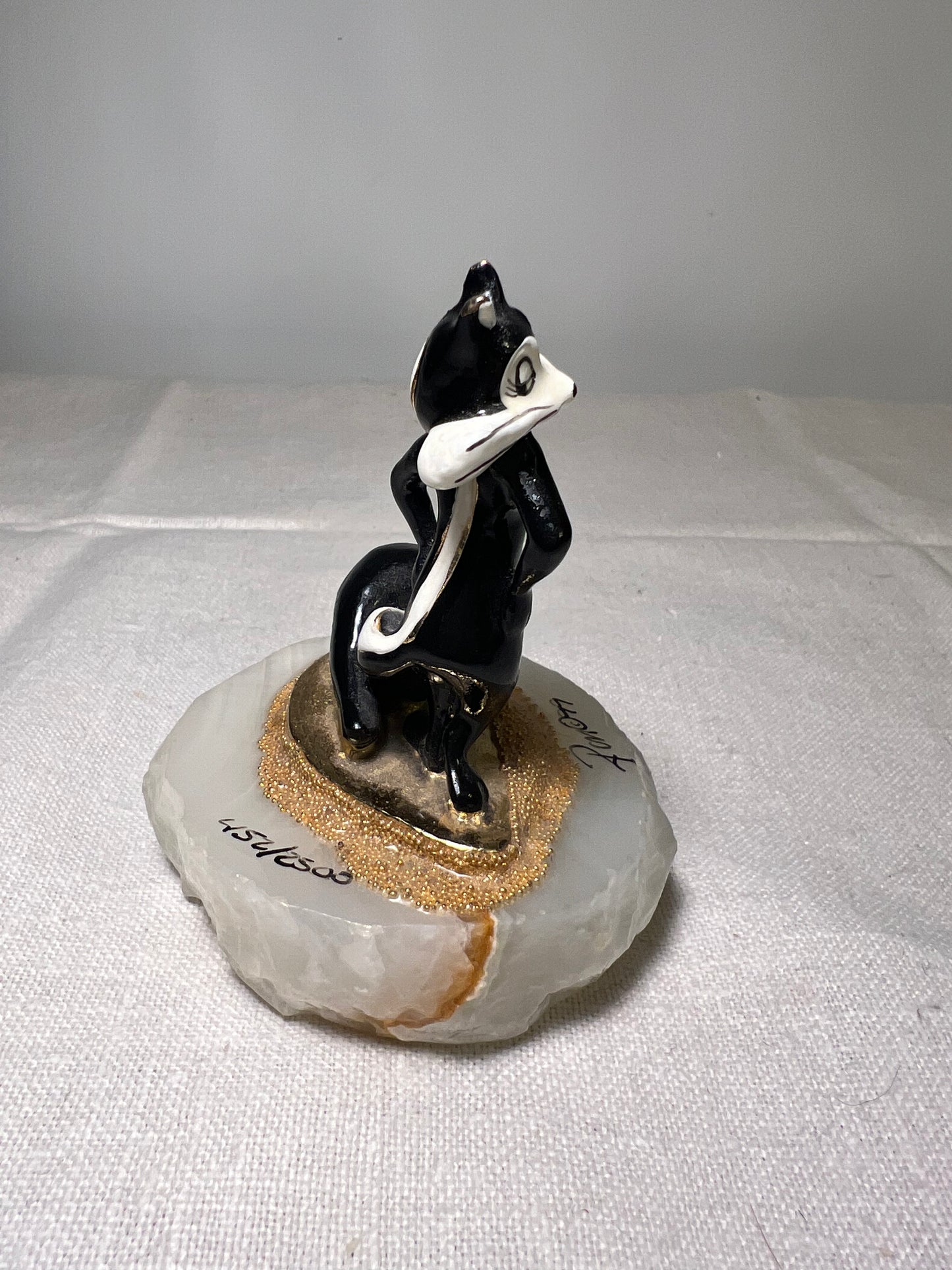 Ron Lee- Penelope- 4” statue- signed numbered 452\2500-1999-Looney Tunes-Warner Brothers-Stone base 