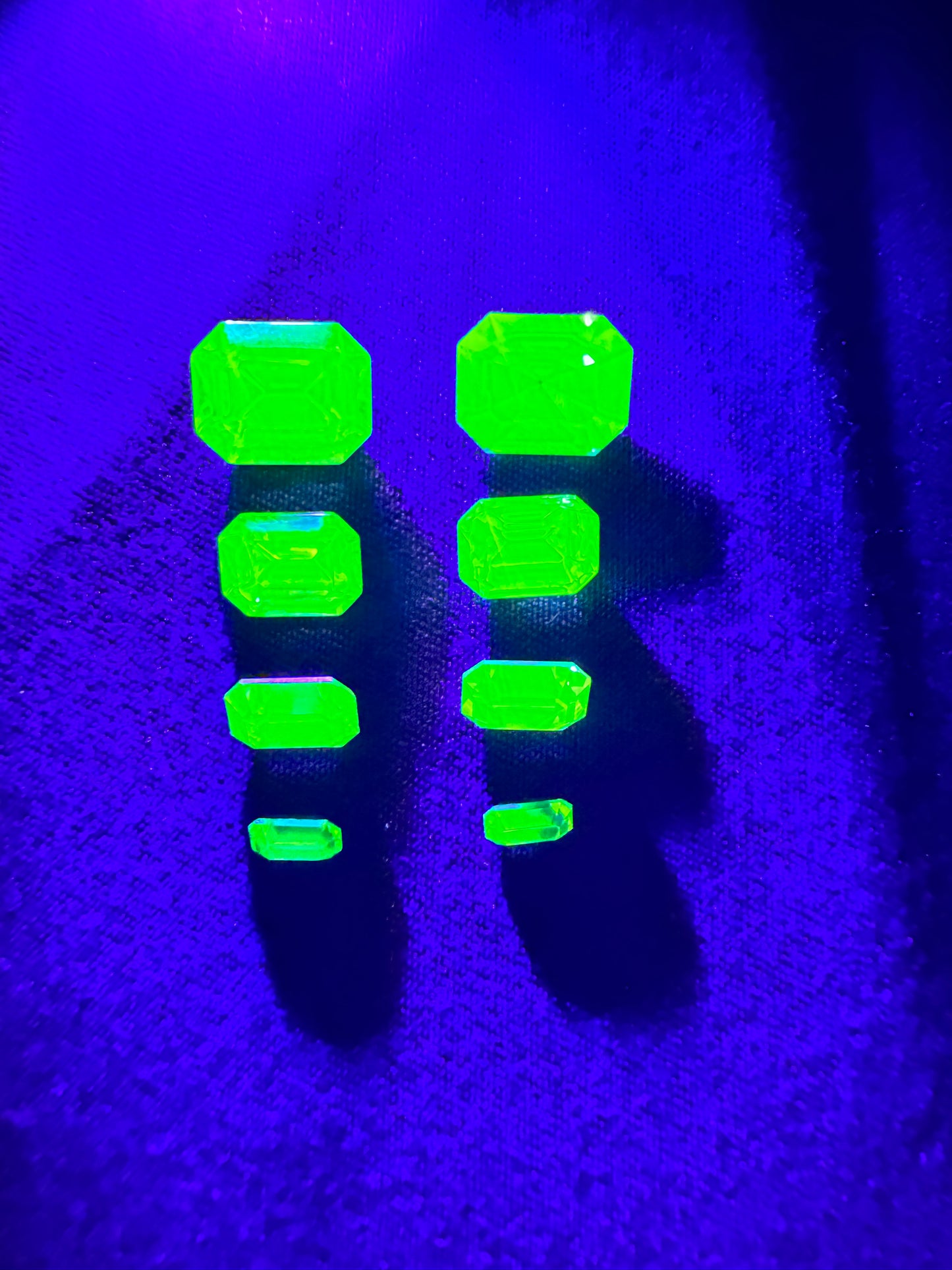 Uranium- Gemstones - 8 pieces- octagon shape -green - foiled back
