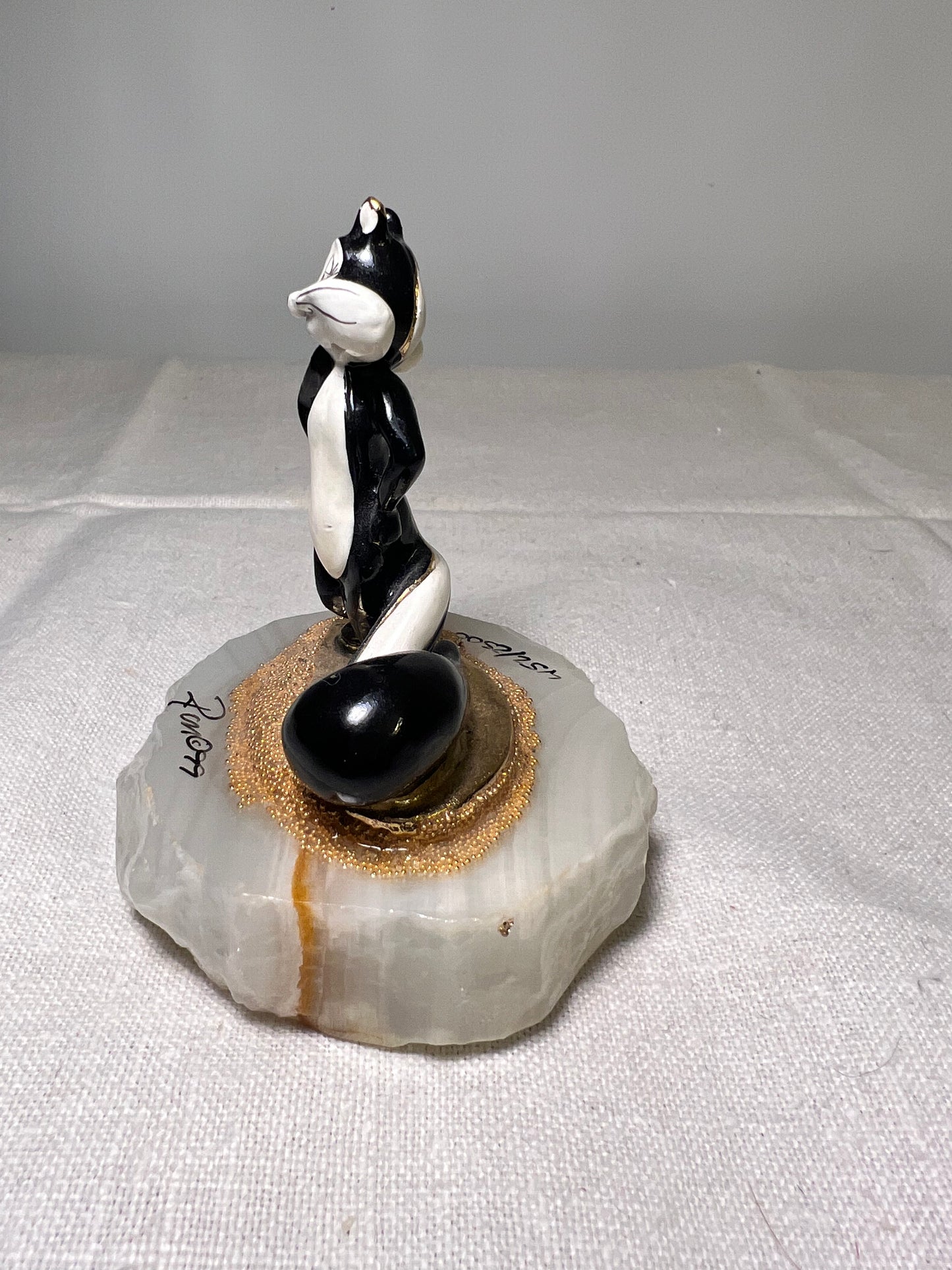 Ron Lee- Penelope- 4” statue- signed numbered 452\2500-1999-Looney Tunes-Warner Brothers-Stone base 