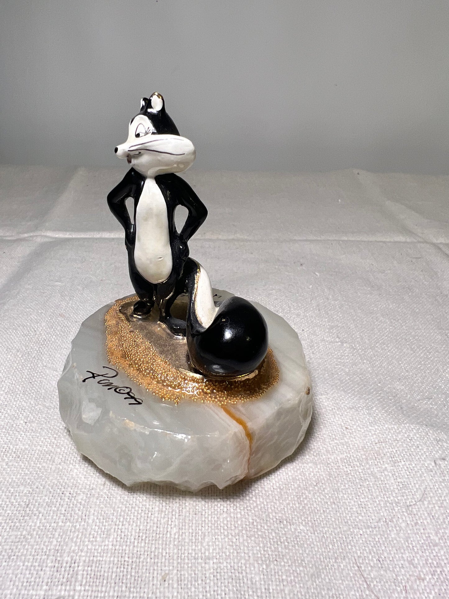 Ron Lee- Penelope- 4” statue- signed numbered 452\2500-1999-Looney Tunes-Warner Brothers-Stone base 