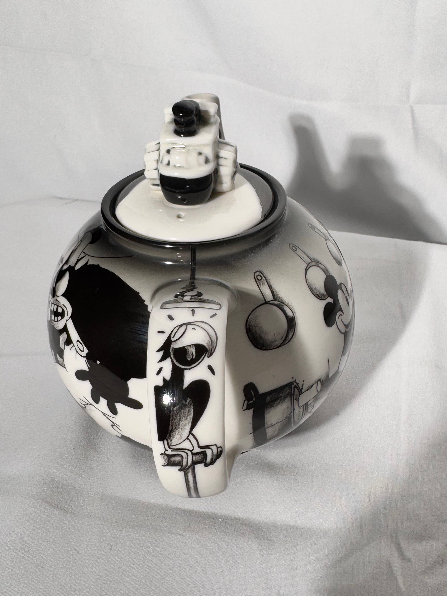 Mickey Mouse- Teapot- Steam Boat Willie- Cardew Design - Disney Showcase Collection- Black and white-