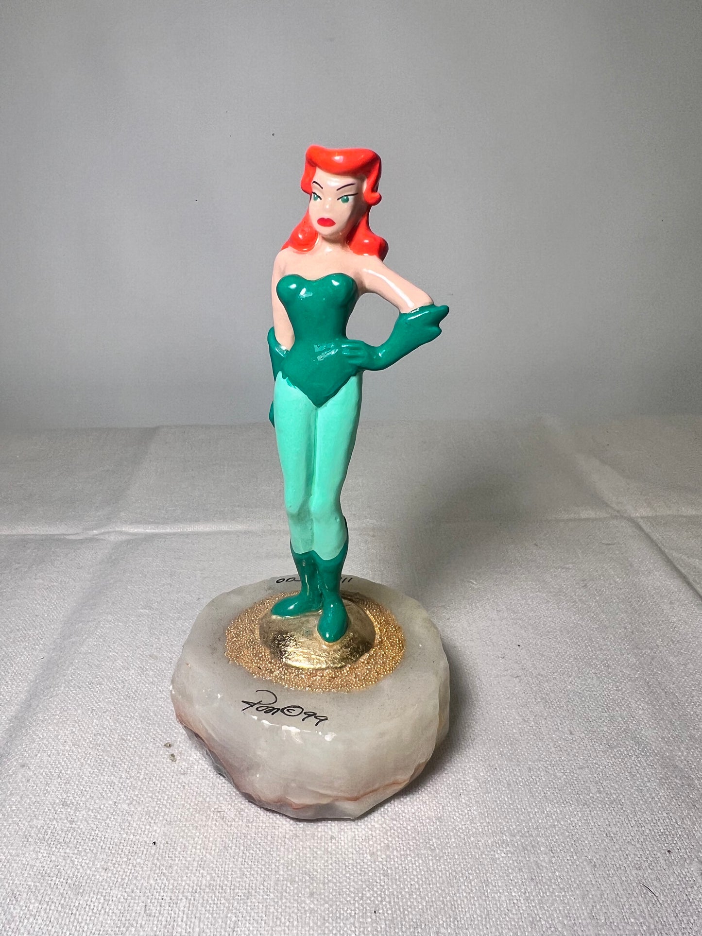Ron Lee - Poison Ivy- 5 1/2” statue- signed and numbered 1124\2500 -DC comics – Warner Brothers – Stone base – 1999 