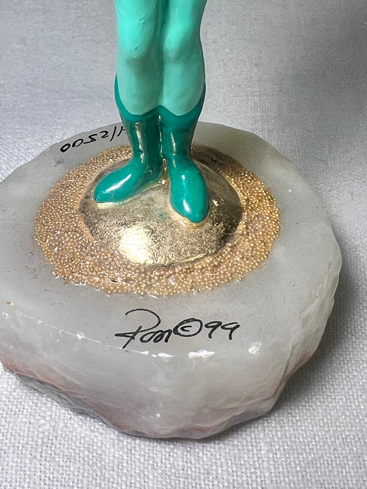 Ron Lee - Poison Ivy- 5 1/2” statue- signed and numbered 1124\2500 -DC comics – Warner Brothers – Stone base – 1999 