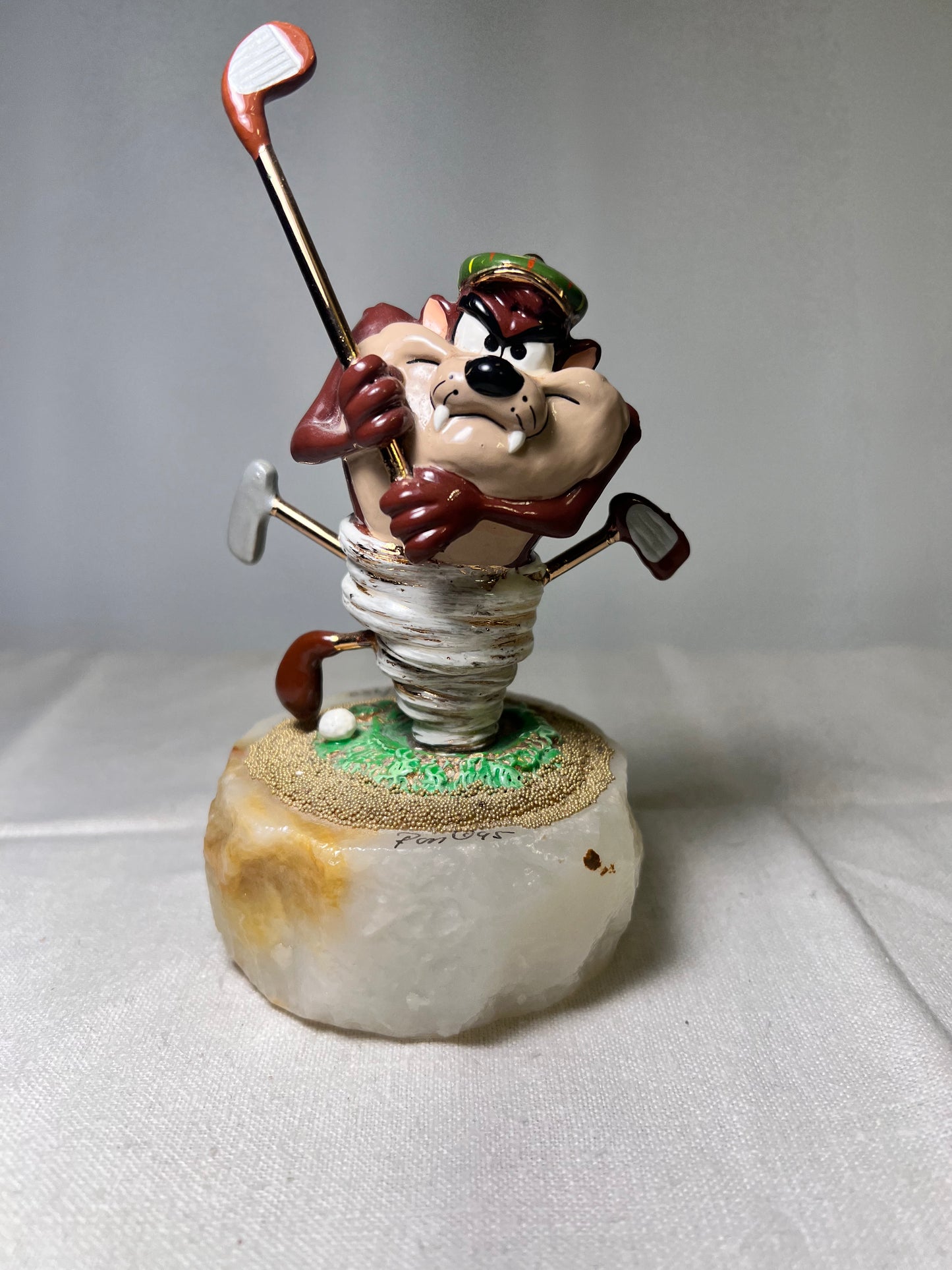 Ron Lee -Taz- Playing Golf -signed the numbered 290/750-1995 - 6” statue - Looney Tunes-Warner Brothers- stone base