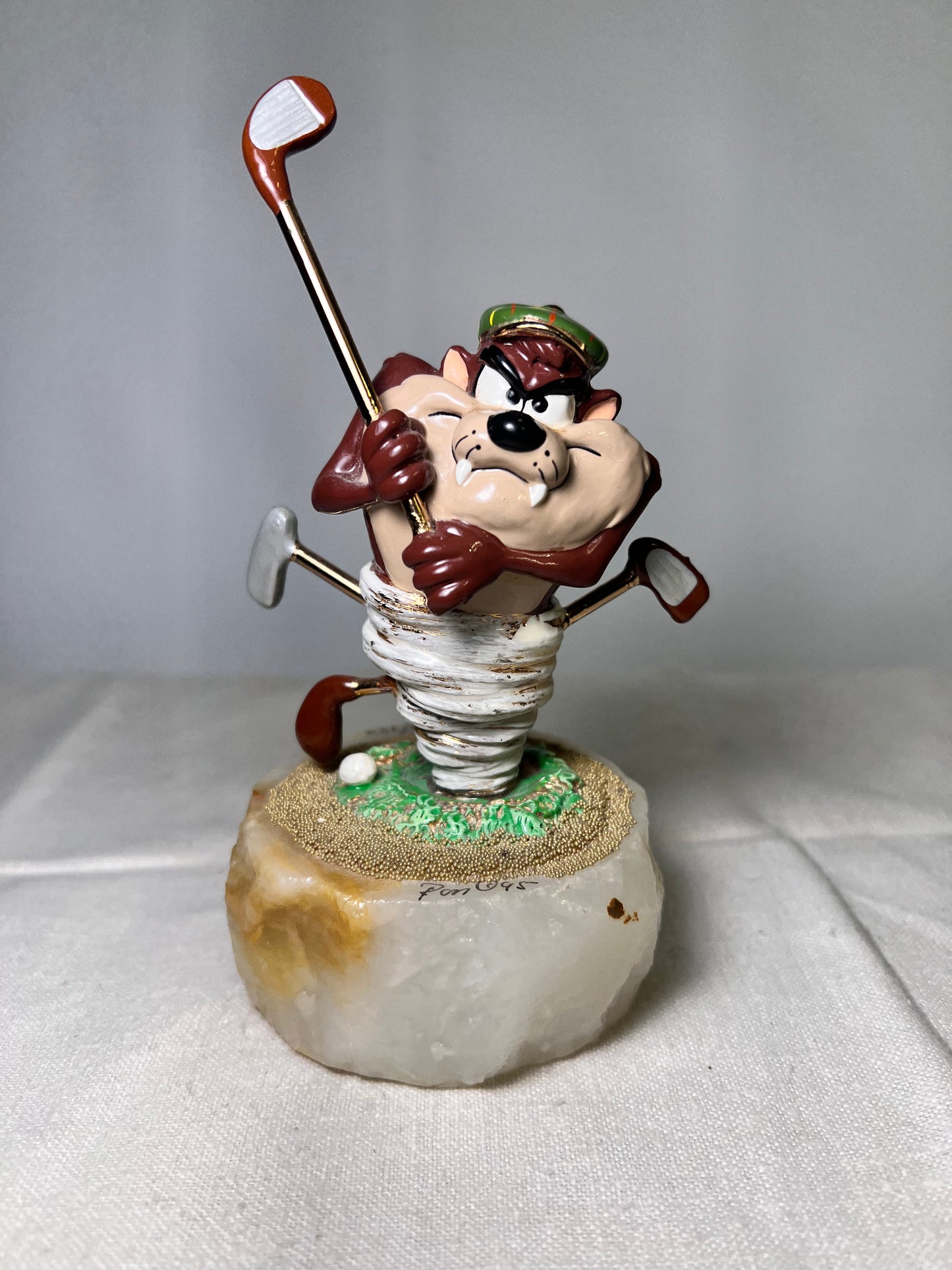 Ron Lee -Taz- Playing Golf -signed the numbered 290/750-1995 - 6” statue - Looney Tunes-Warner Brothers- stone base