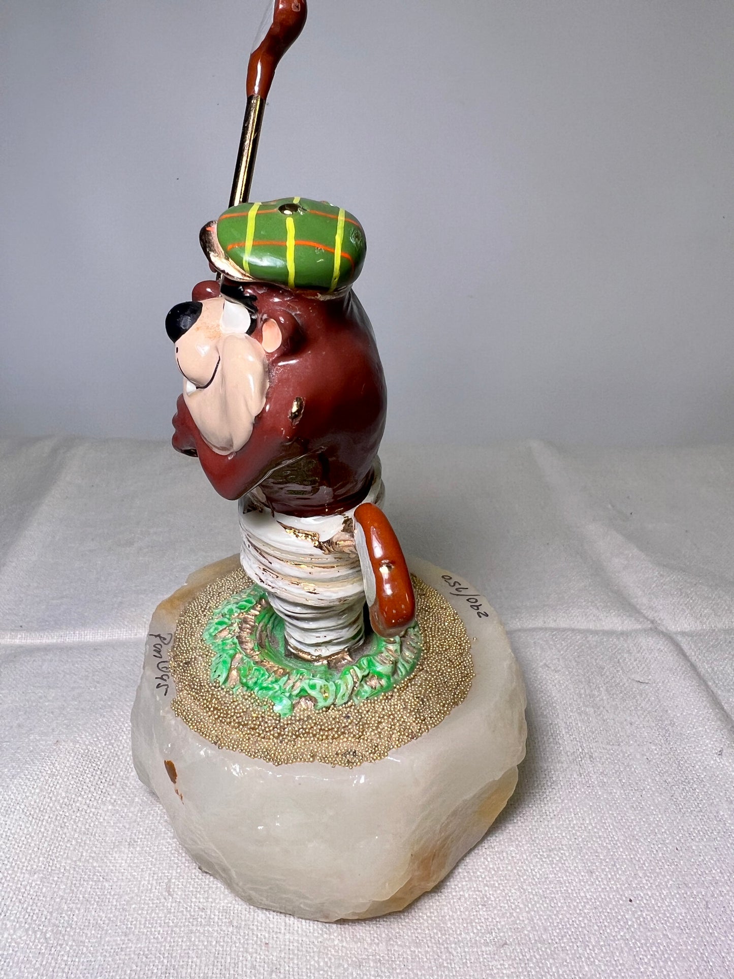 Ron Lee -Taz- Playing Golf -signed the numbered 290/750-1995 - 6” statue - Looney Tunes-Warner Brothers- stone base