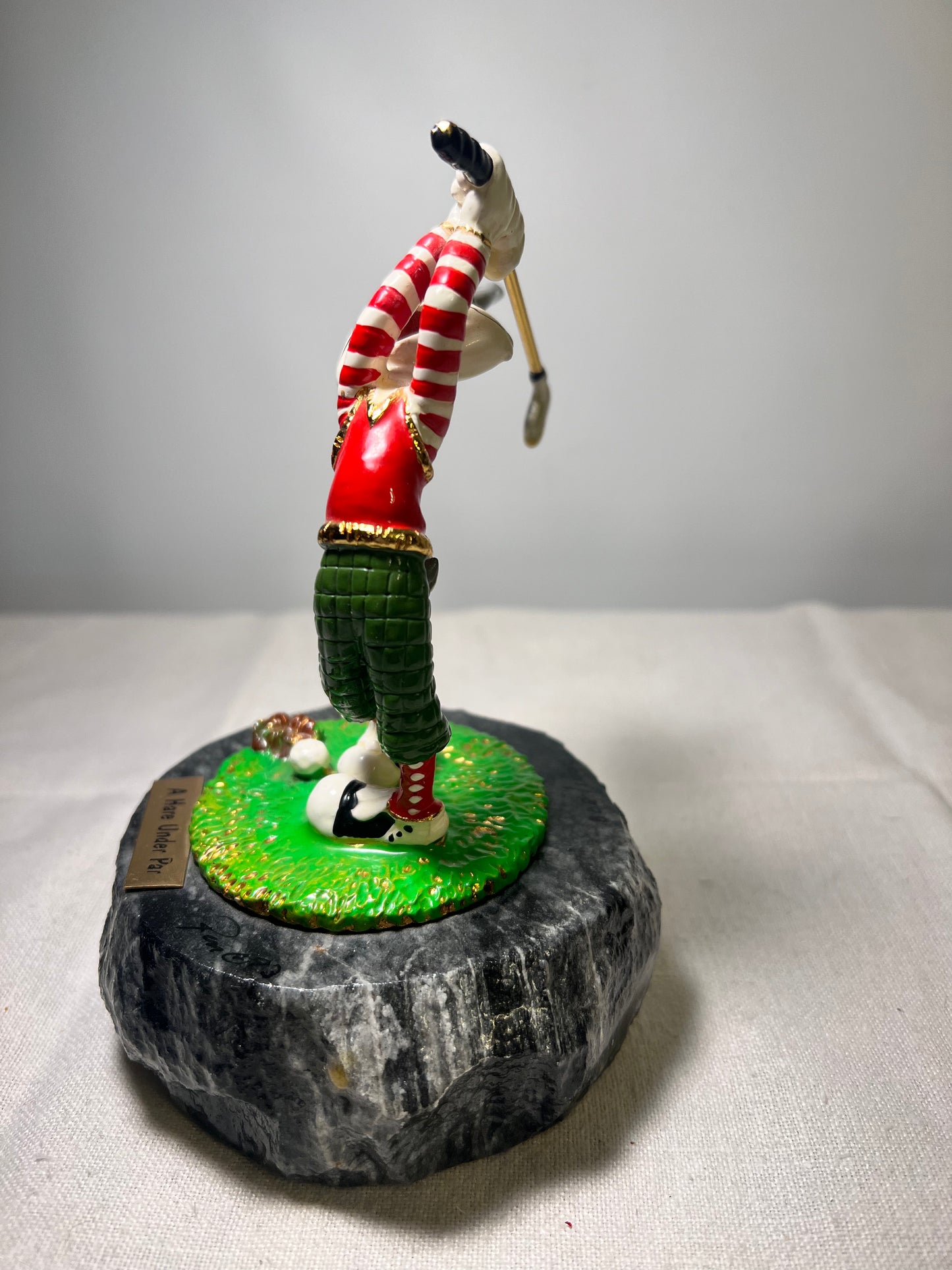 Ron Lee- Bugs Bunny- A Hare Under Par- Golfing- signed and numbered 808/1000- 1992- looney tunes- stone base