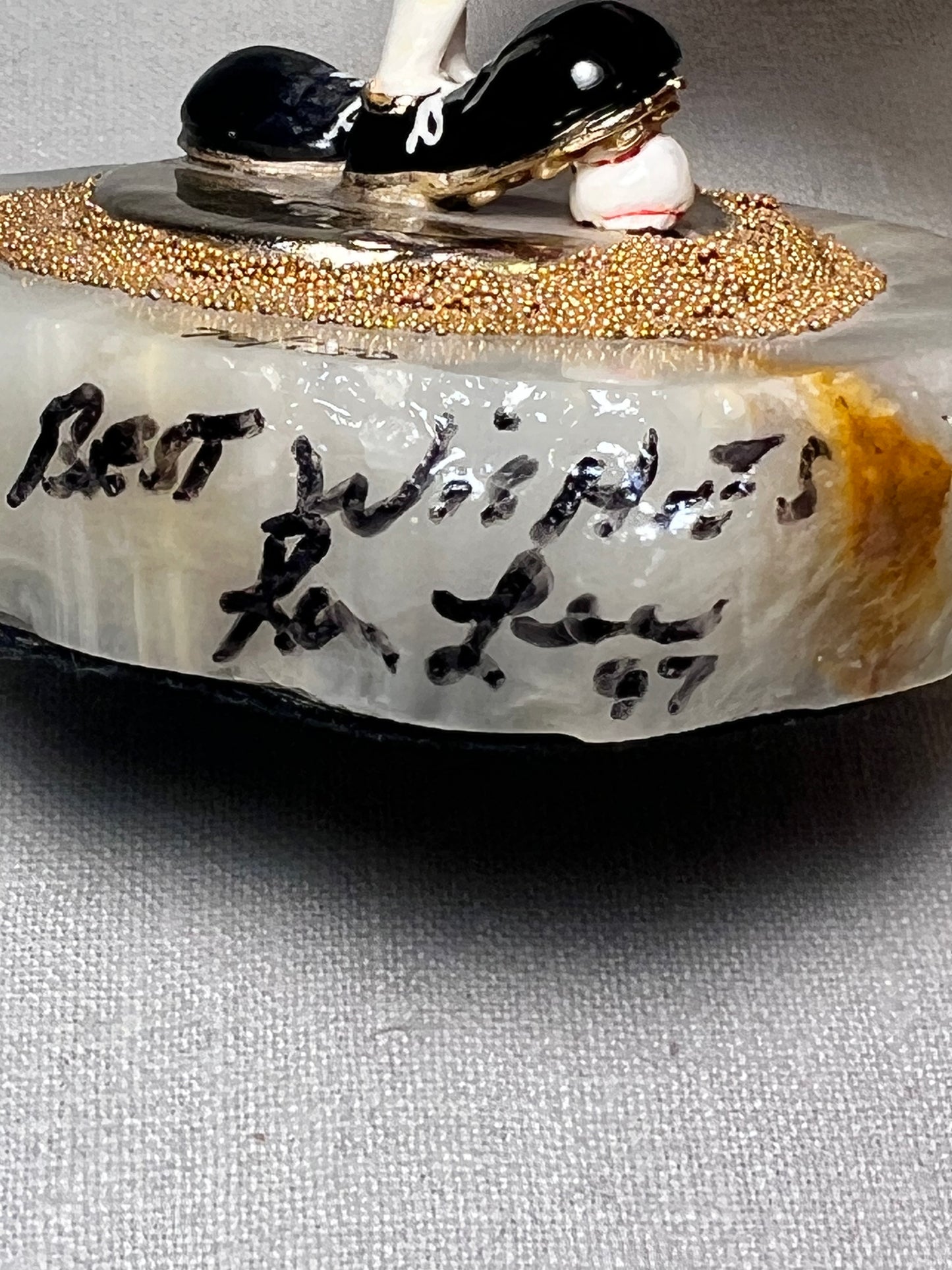 Ron Lee - Wile E. Coyote- Baseball-5” statue- 1997 – signed and numbered 76\750- looney Tunes – Warner Brothers – stone base 
