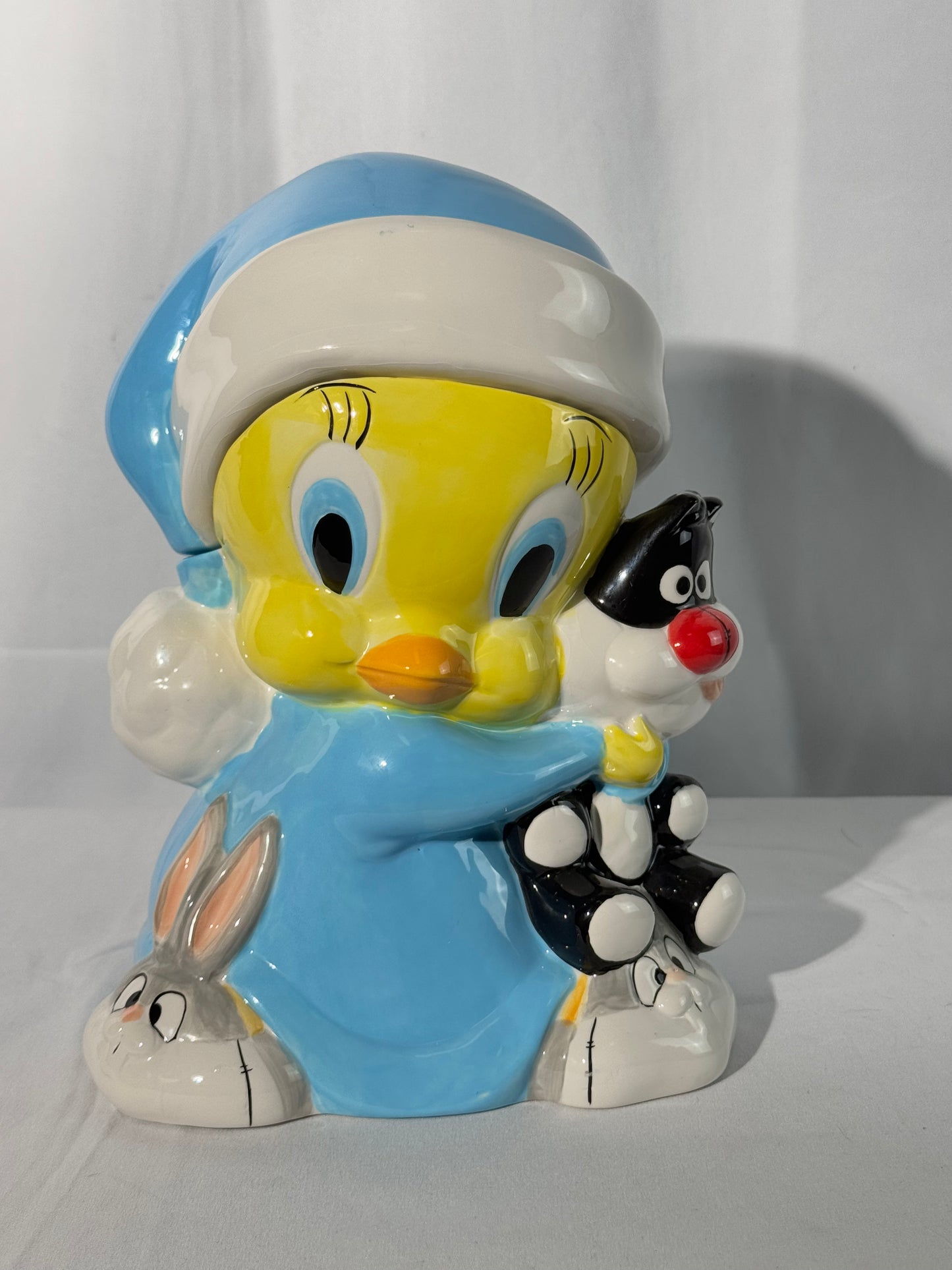Tweety Bird Hug - 10” Cookie jar - Gibson- Looney Tunes-Warner Brothers